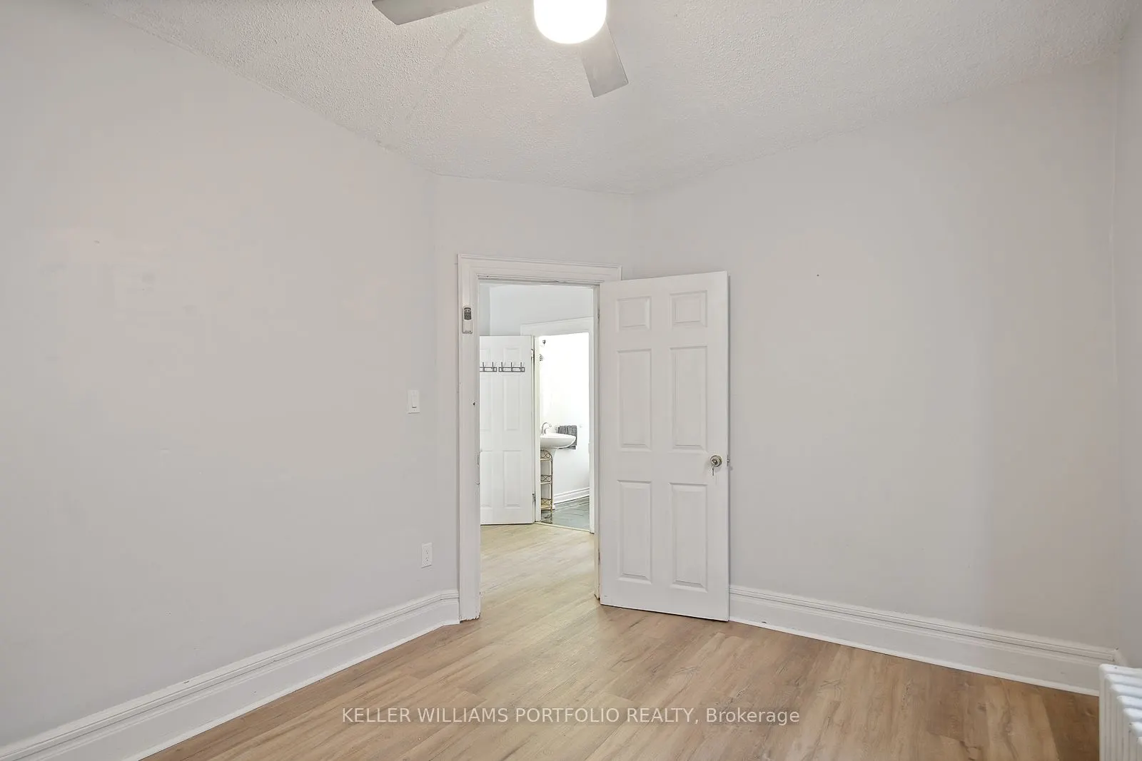 33 Barrington Avenue