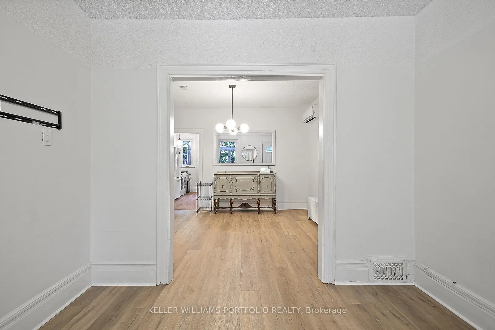 33 Barrington Avenue