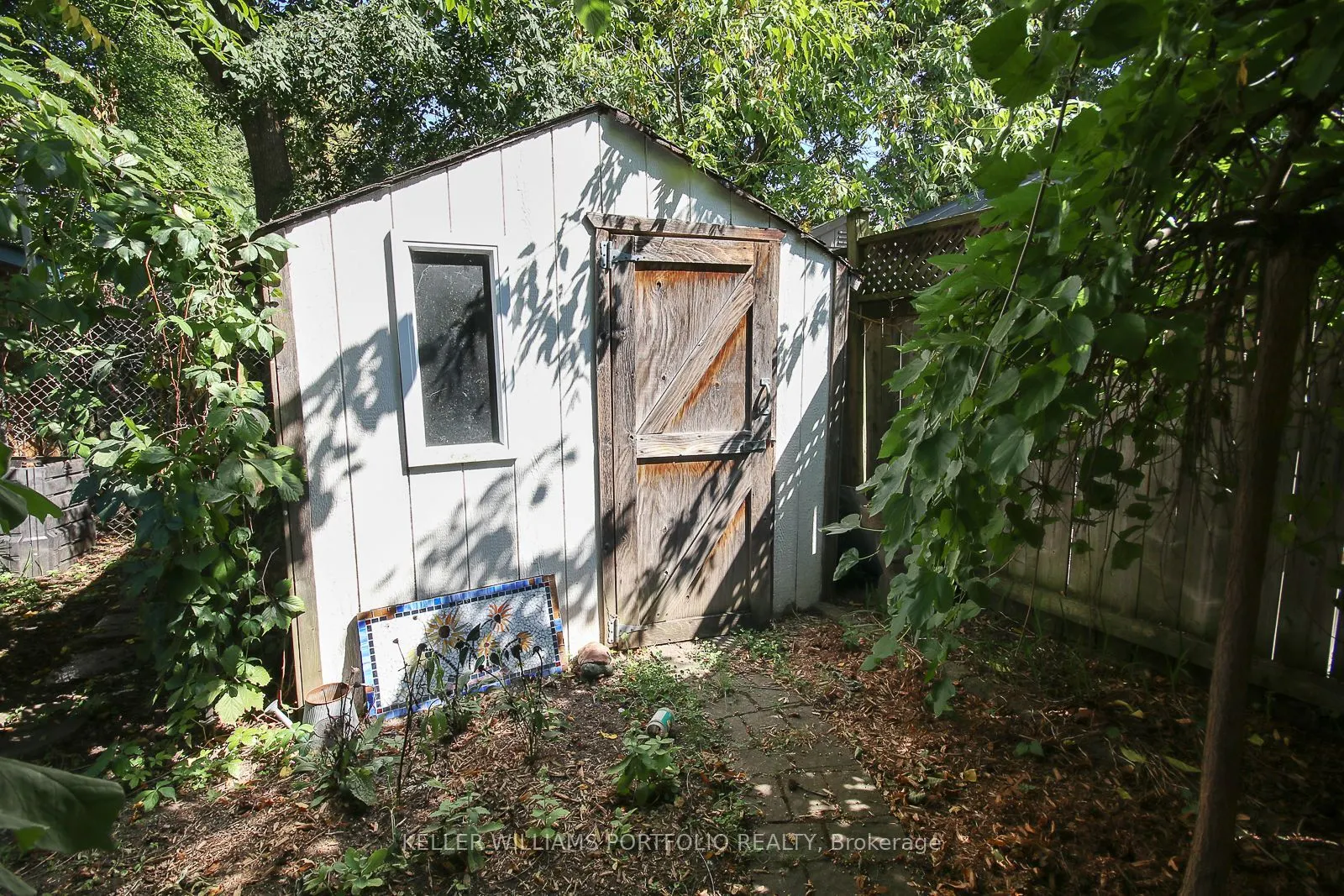 33 Barrington Avenue
