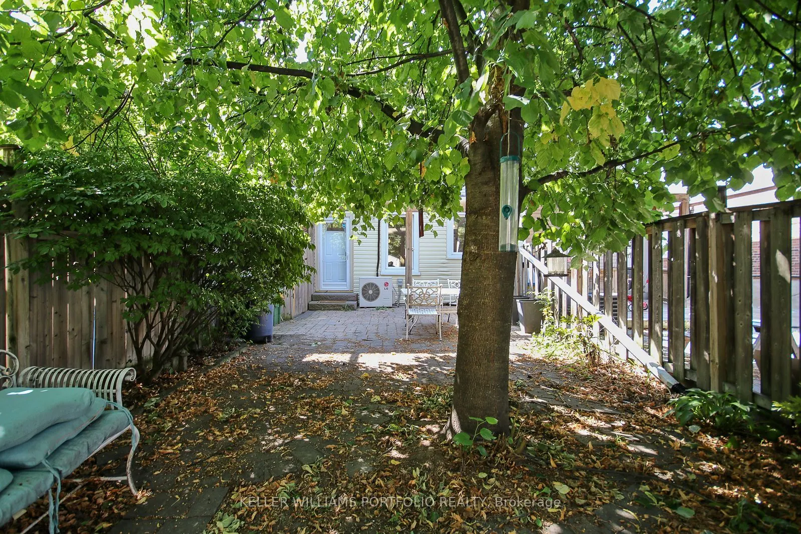 33 Barrington Avenue