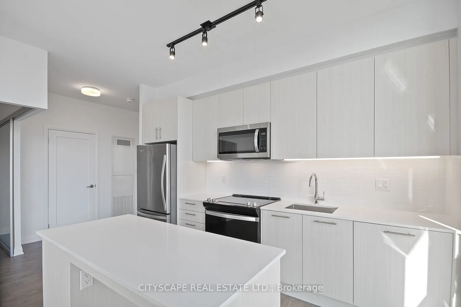 286 Main Street, #213
