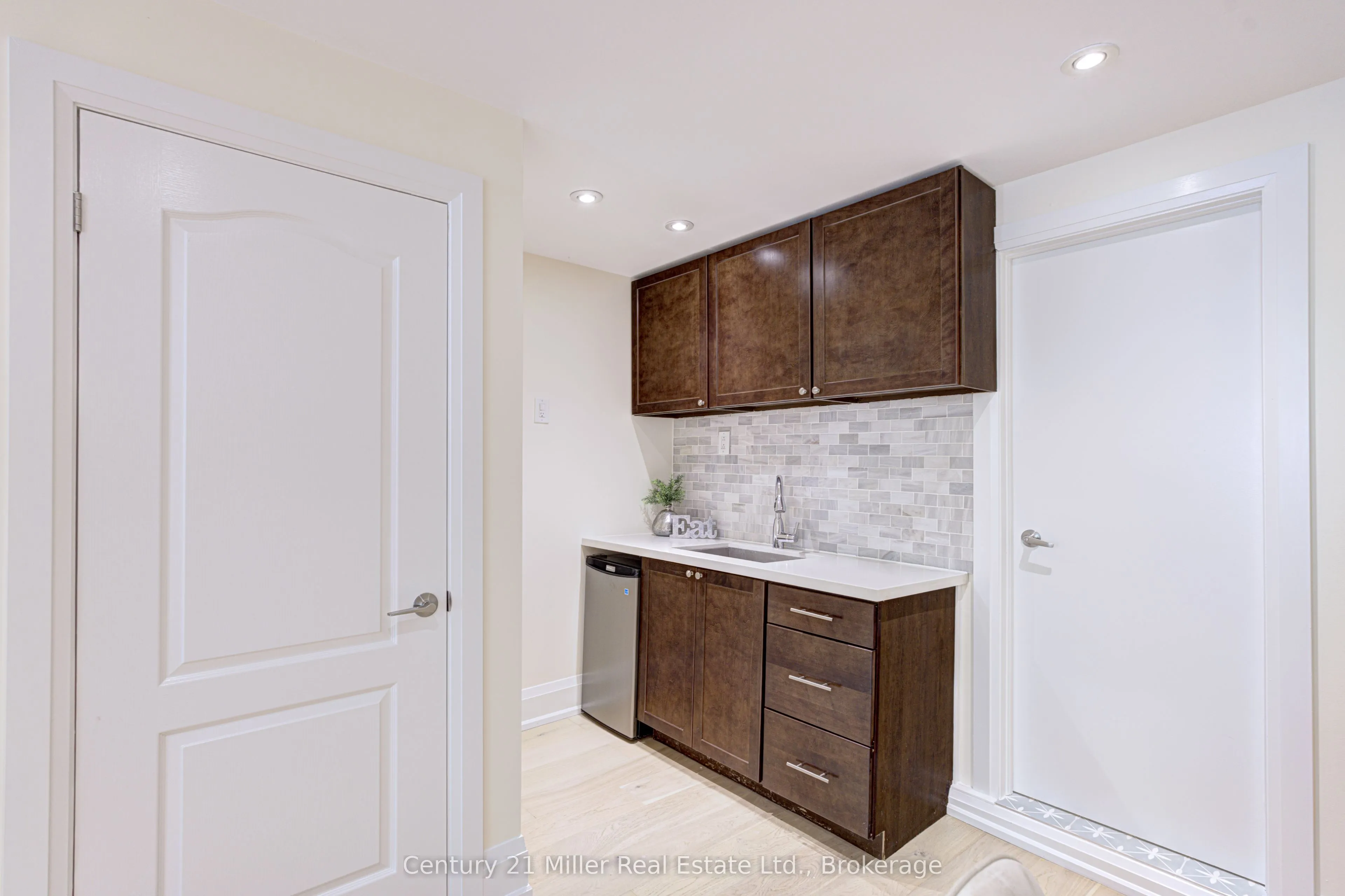 82 Withrow Avenue
