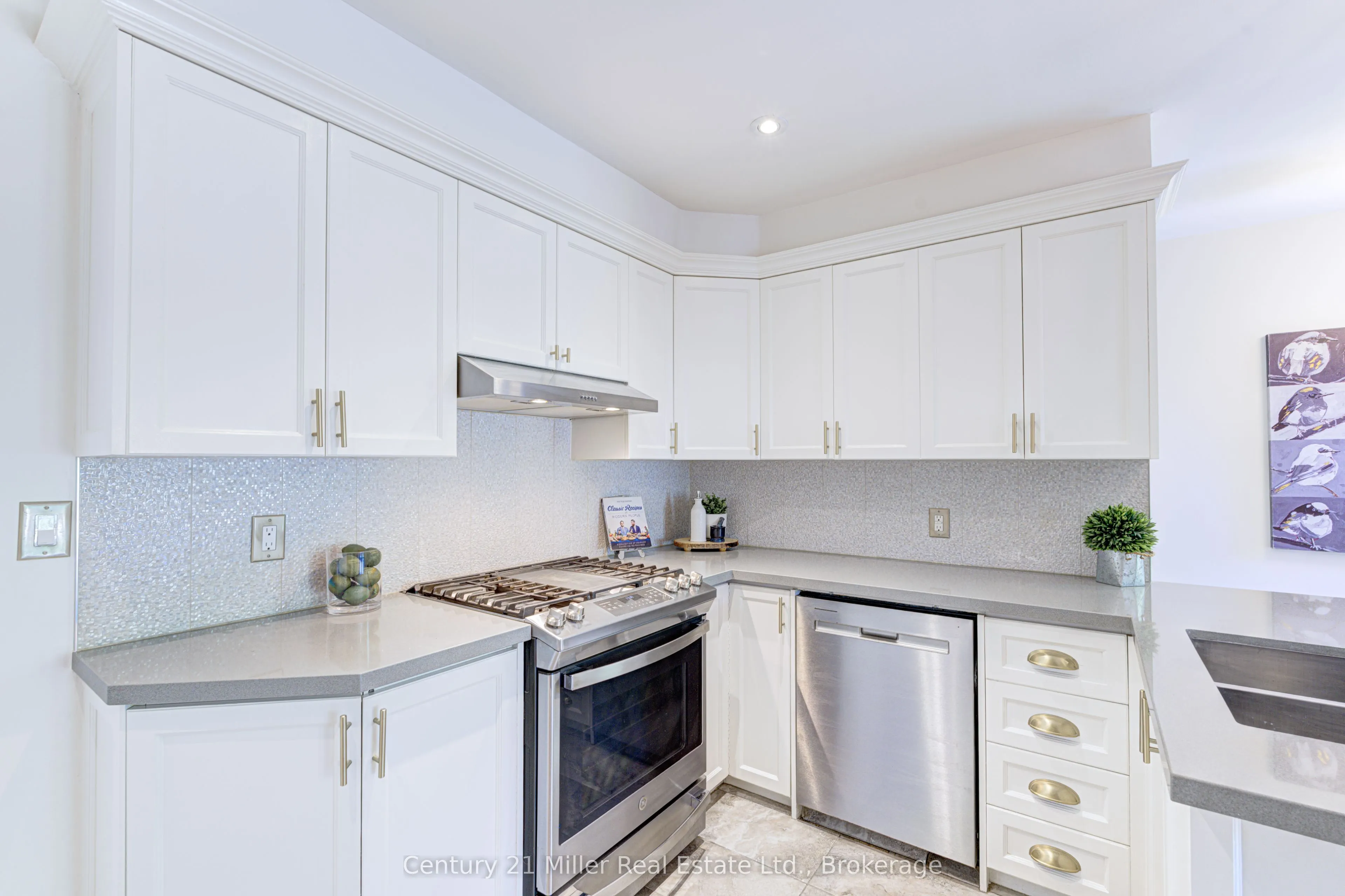 82 Withrow Avenue