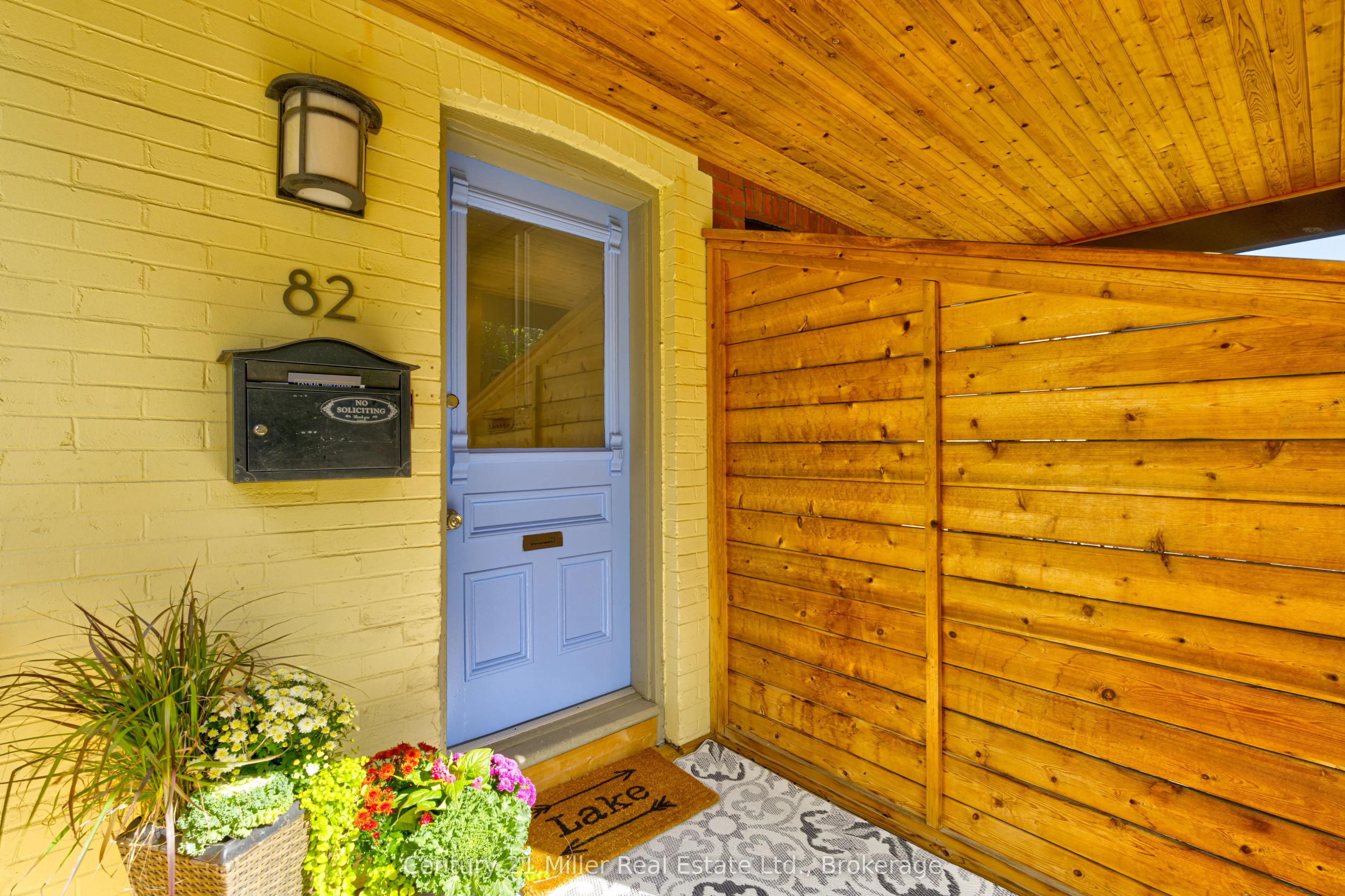 82 Withrow Avenue