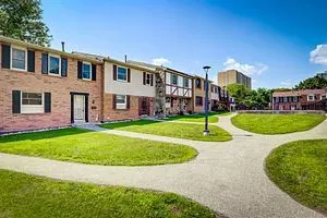 91 L'amoreaux Drive, #108