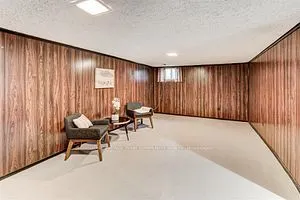 91 L'amoreaux Drive, #108