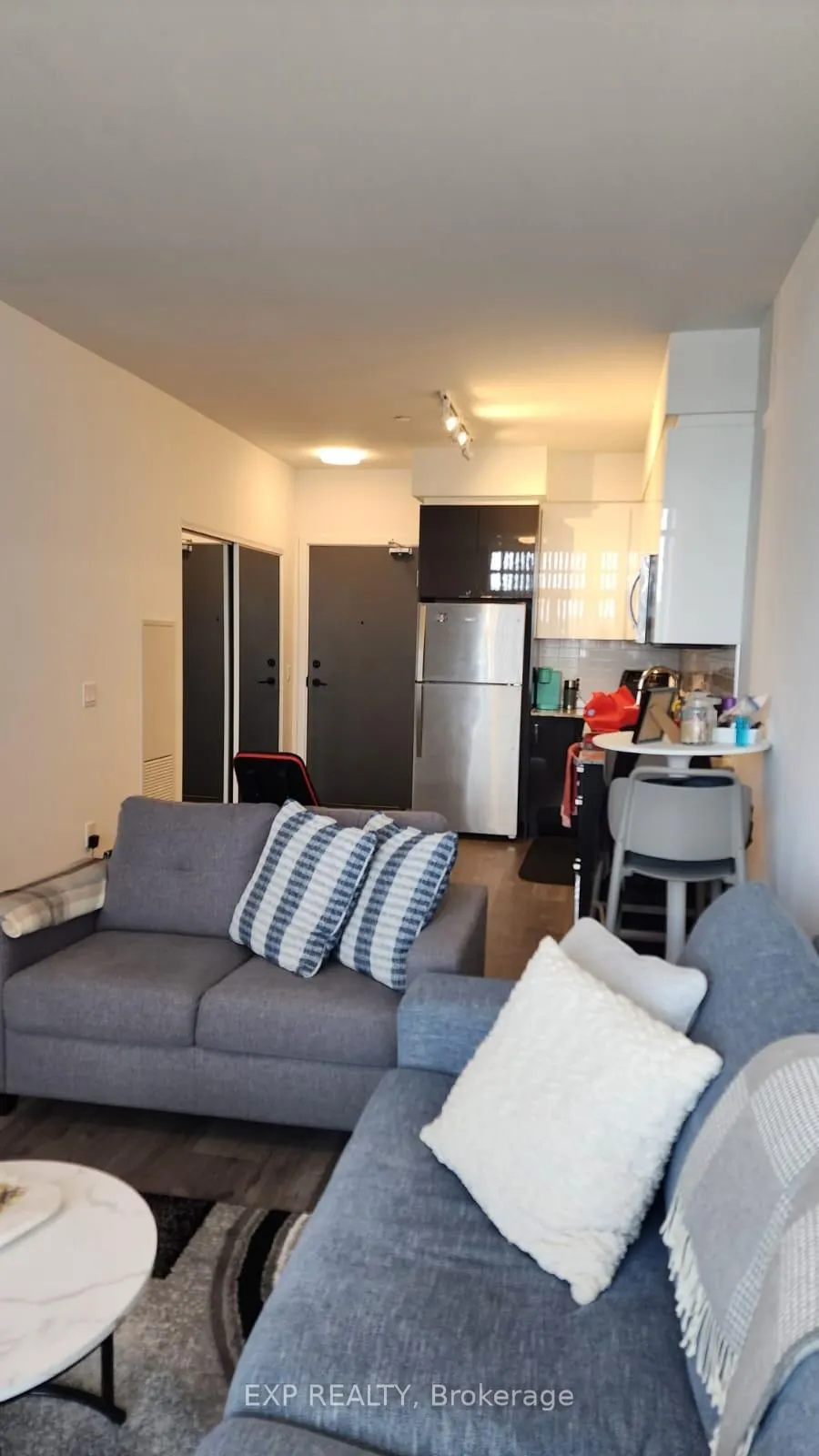 1010 Dundas Street, #520