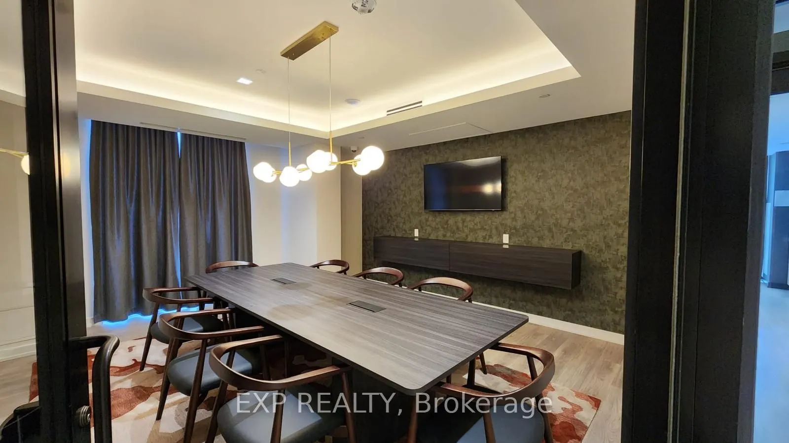 1010 Dundas Street, #520