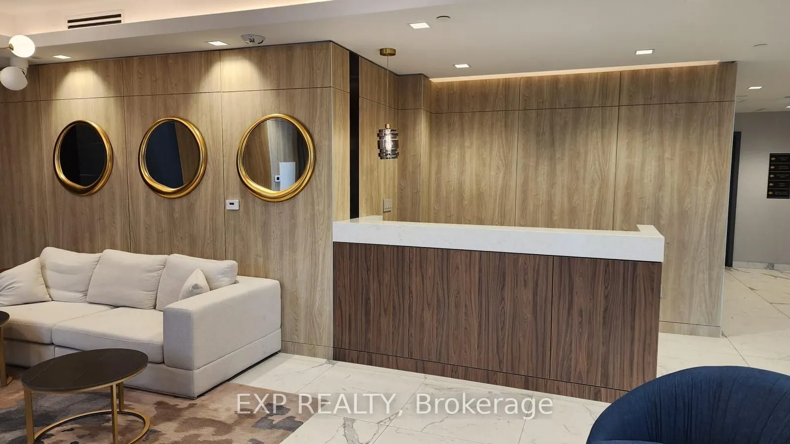 1010 Dundas Street, #520