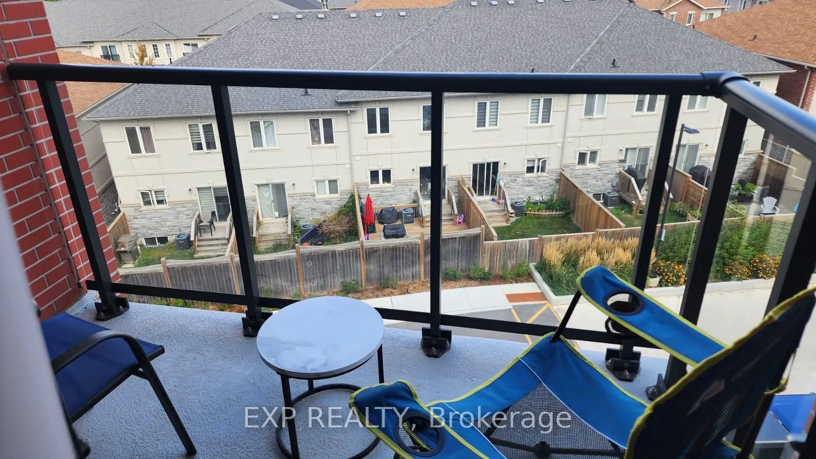 1010 Dundas Street, #520