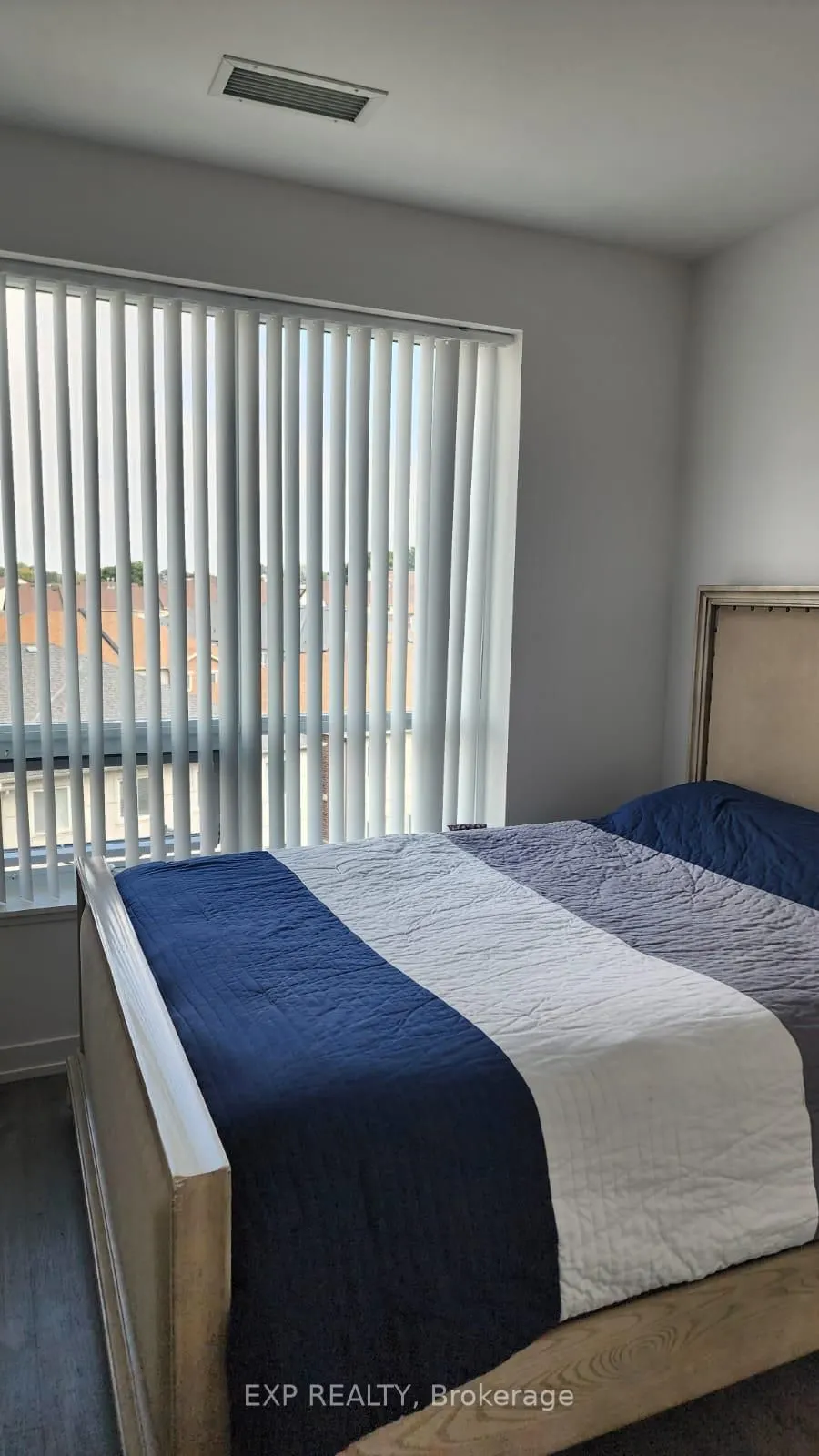 1010 Dundas Street, #520