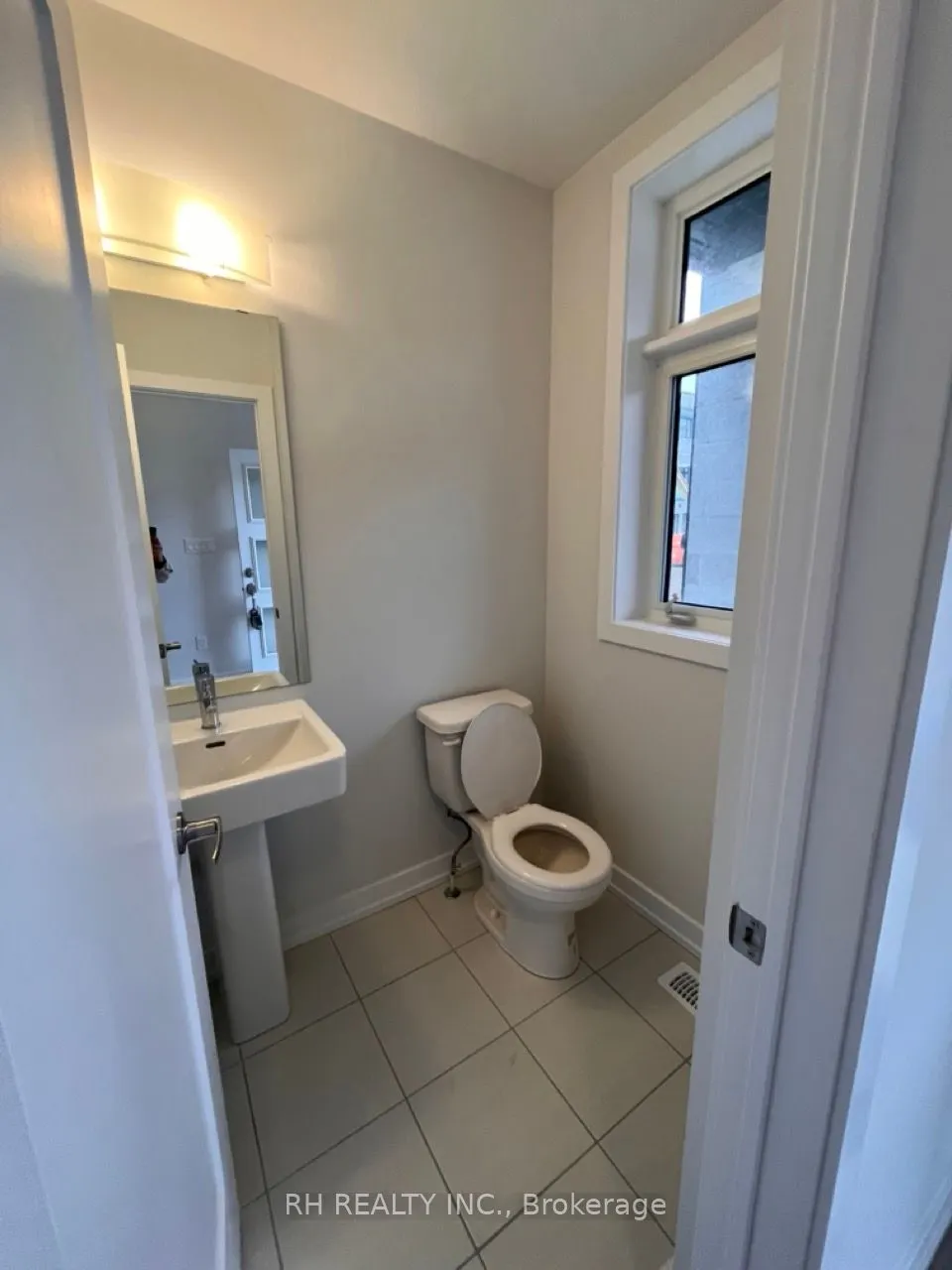 37 Danielle Moore Circle, #MAINFLOOR