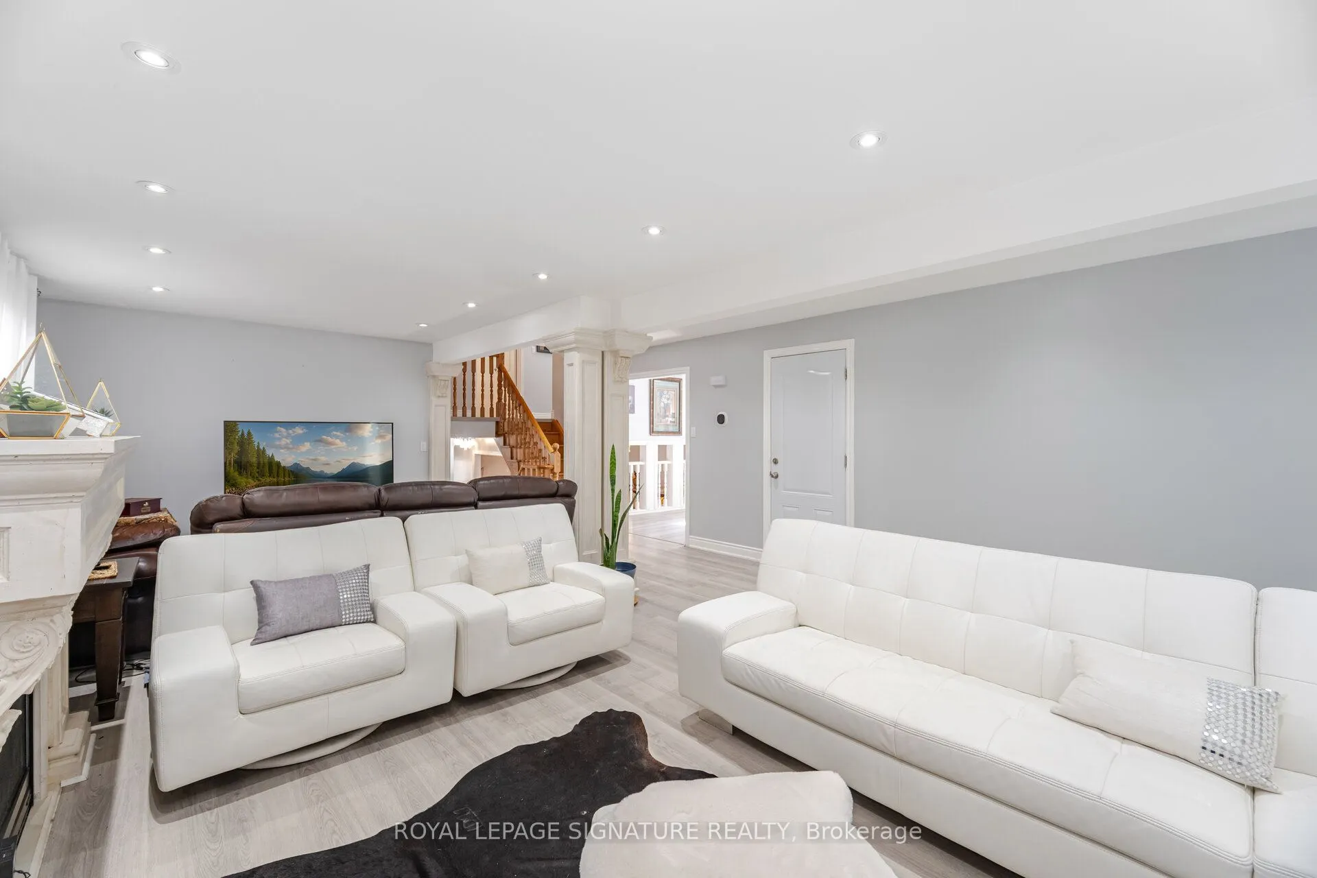 574 Antigua Crescent
