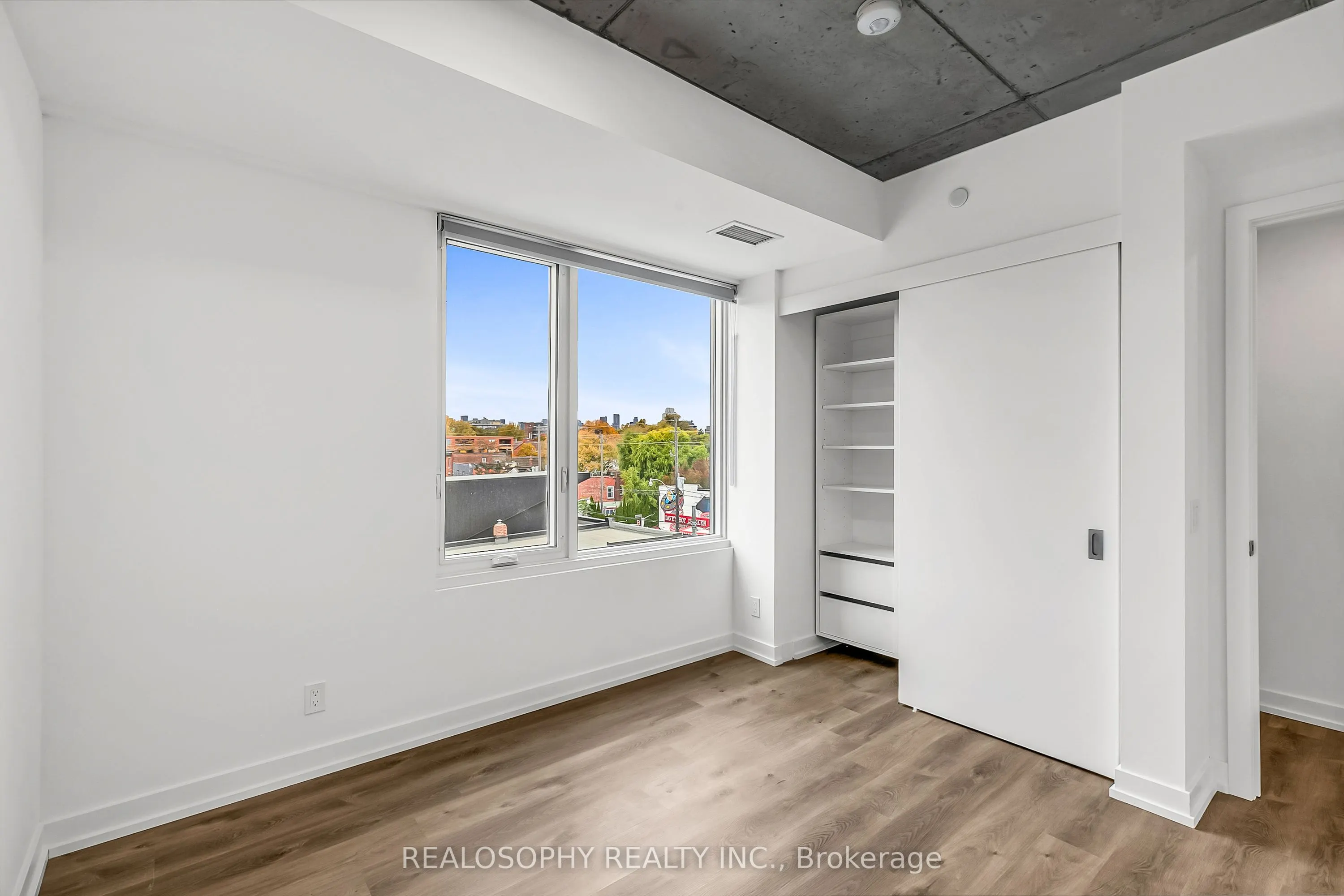 115 Larchmount Avenue, #502
