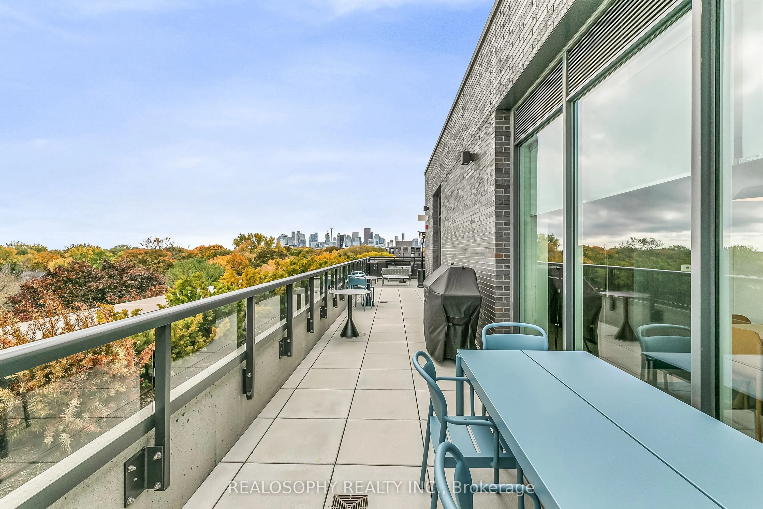 115 Larchmount Avenue, #502