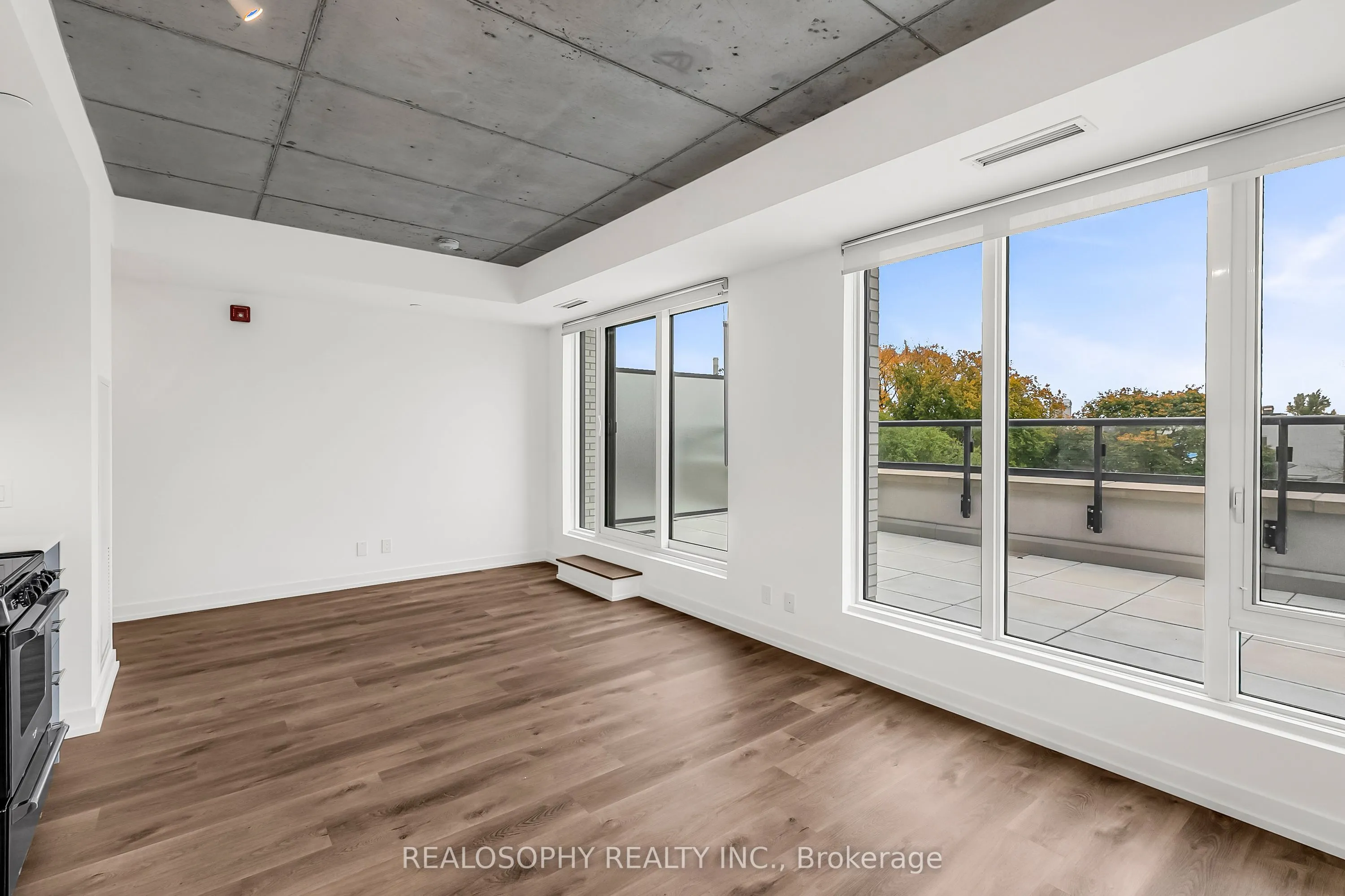 115 Larchmount Avenue, #502