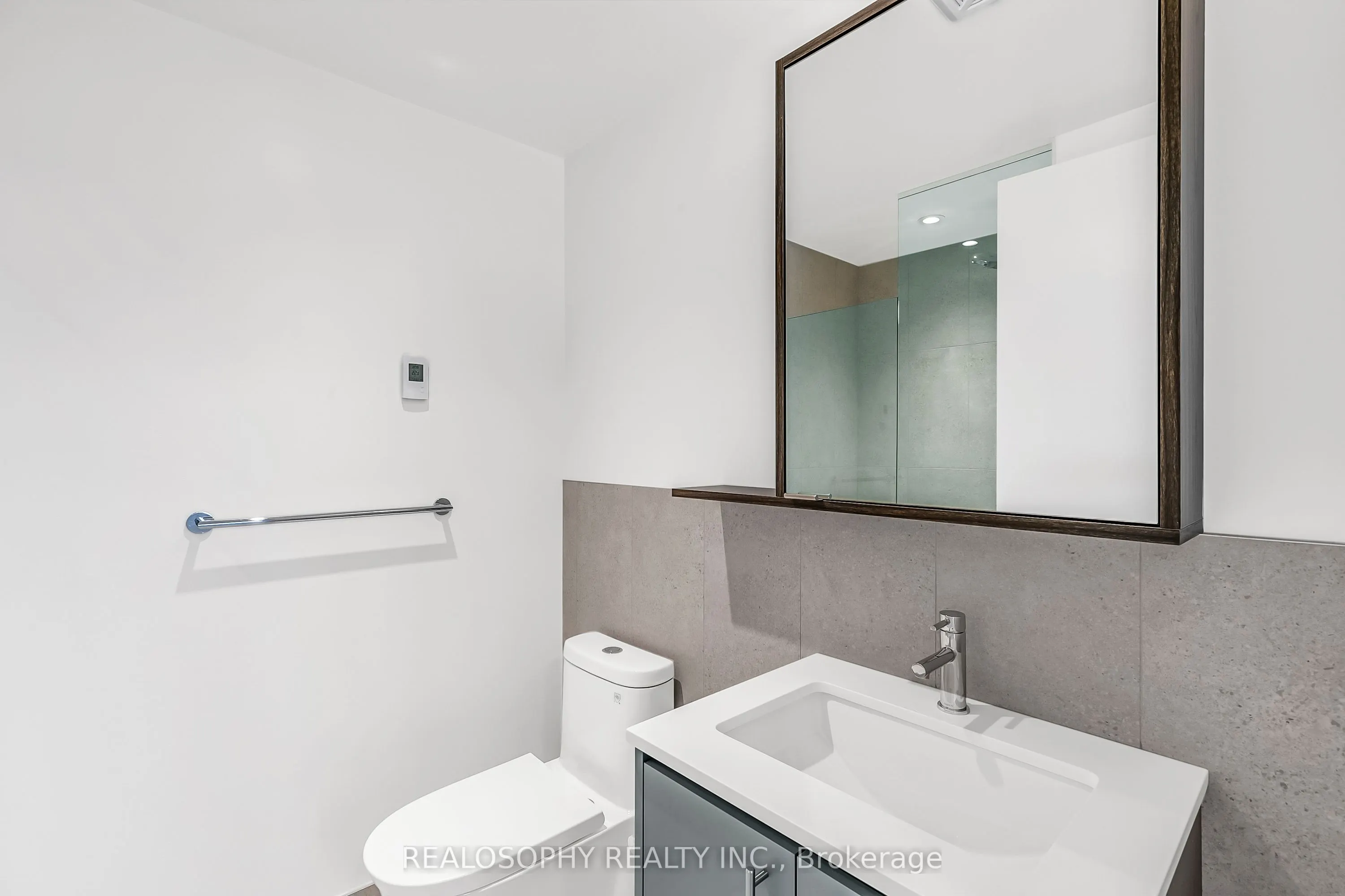 115 Larchmount Avenue, #502