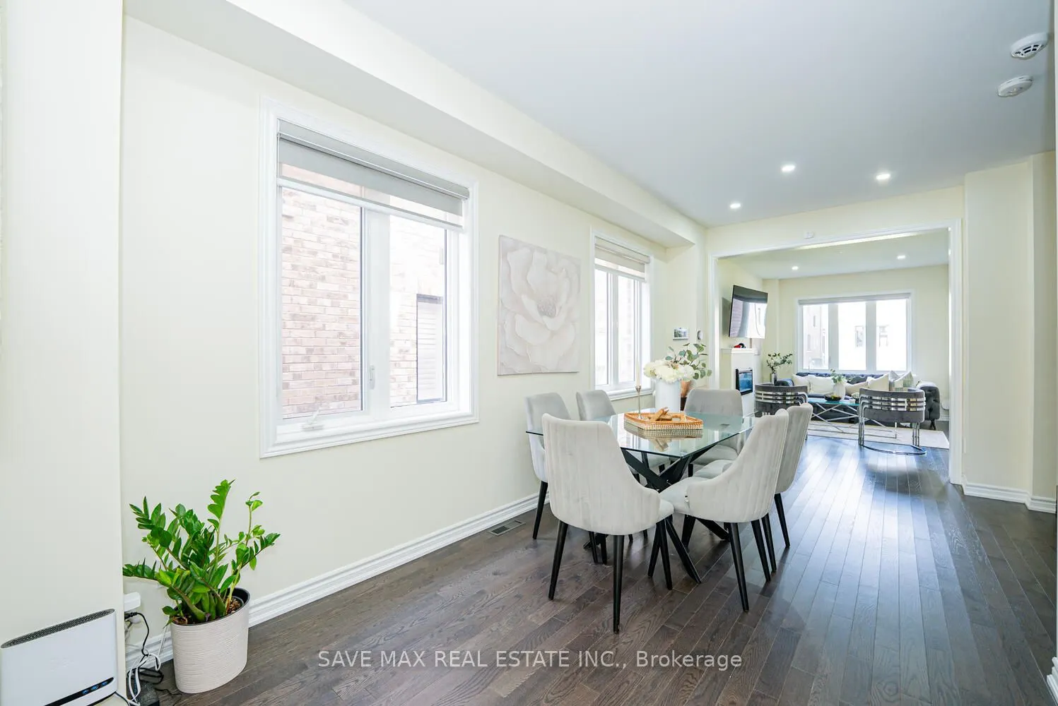 20 Bertram Gate