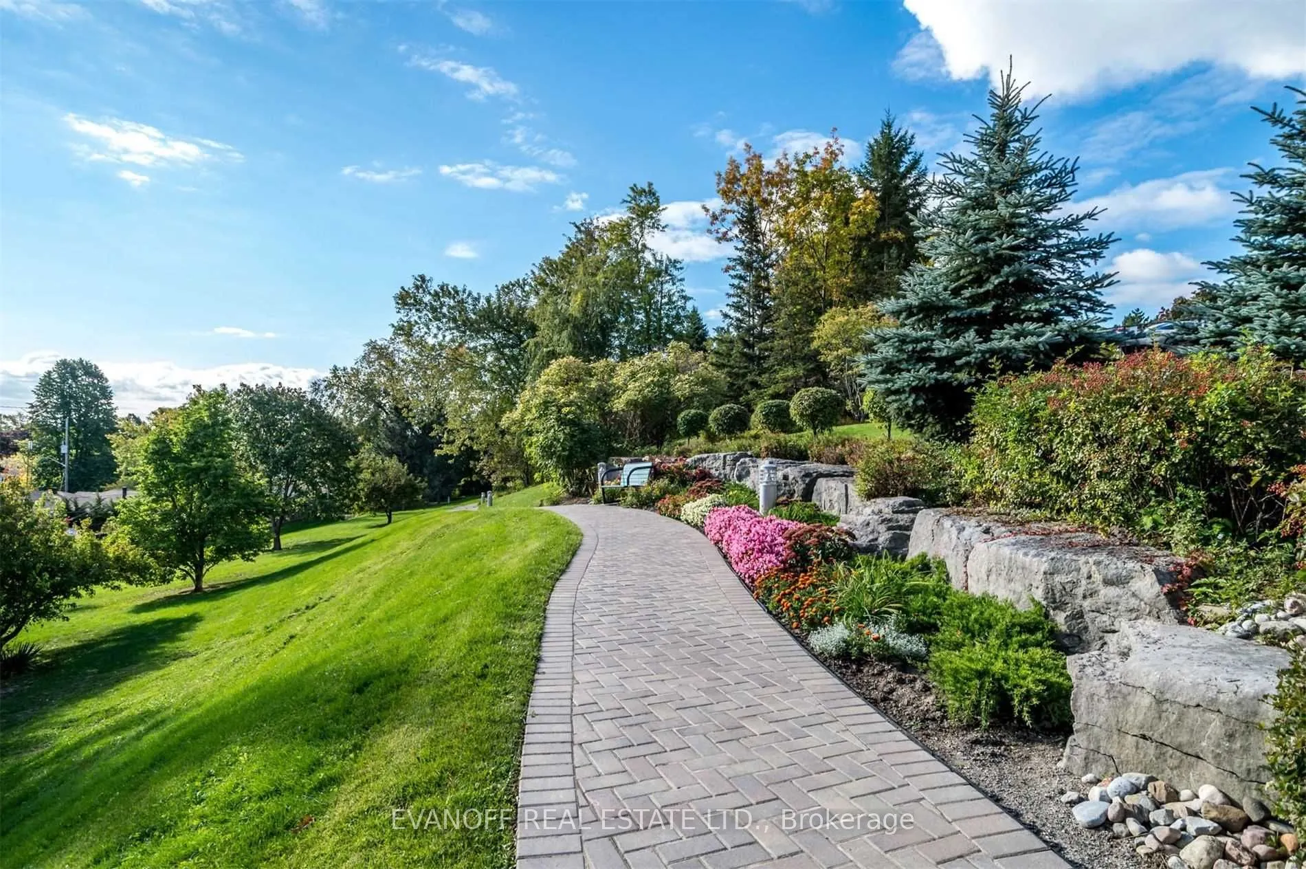 10 Guildwood Parkway, #517