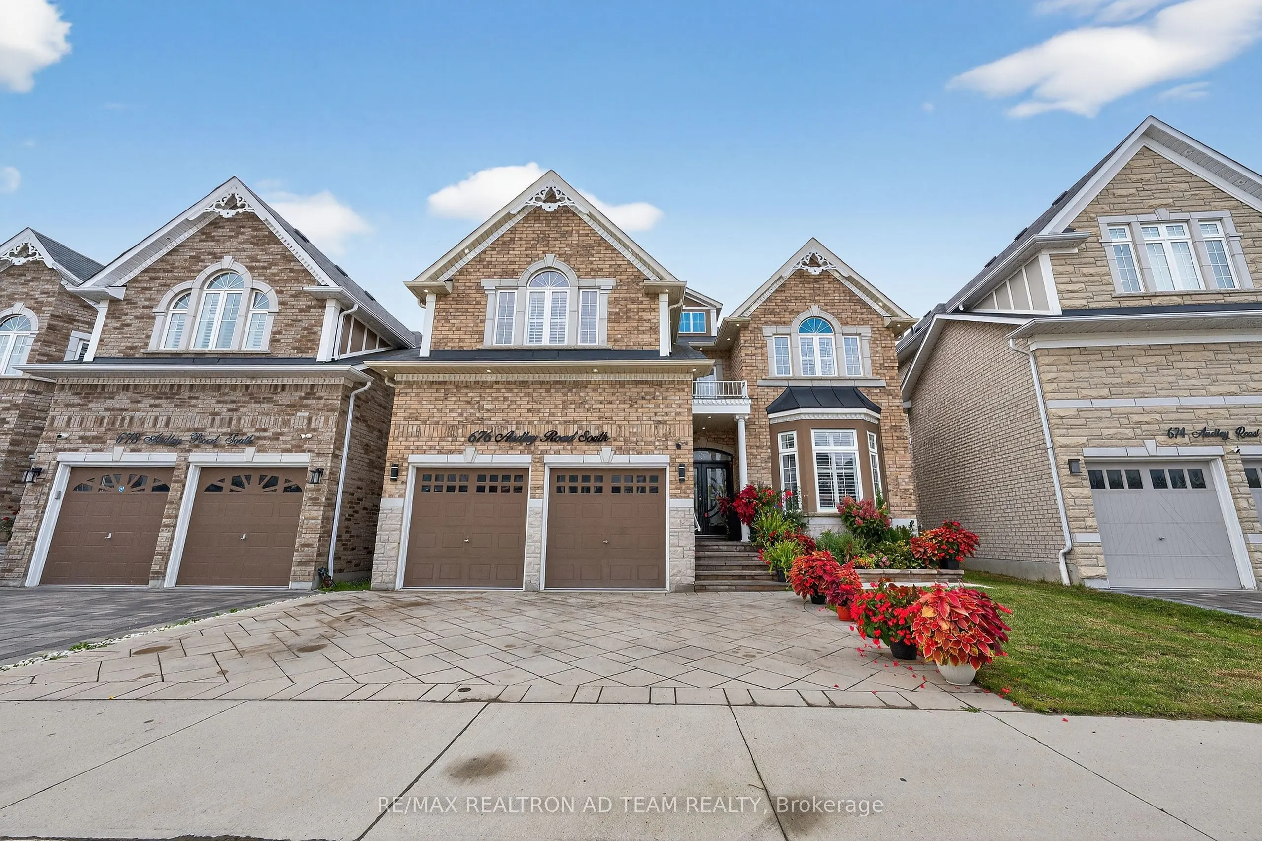 676 Audley Road S