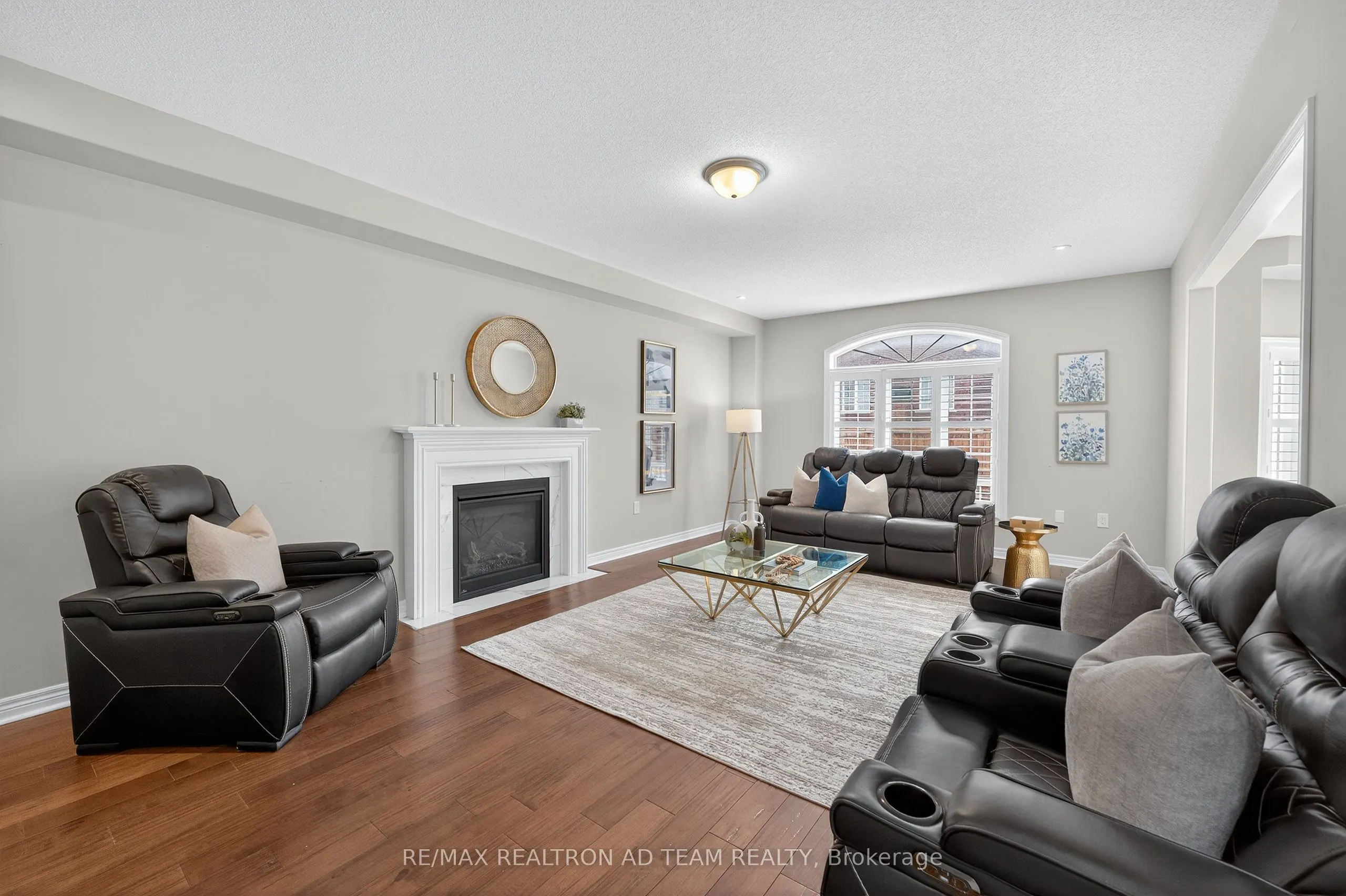 676 Audley Road S