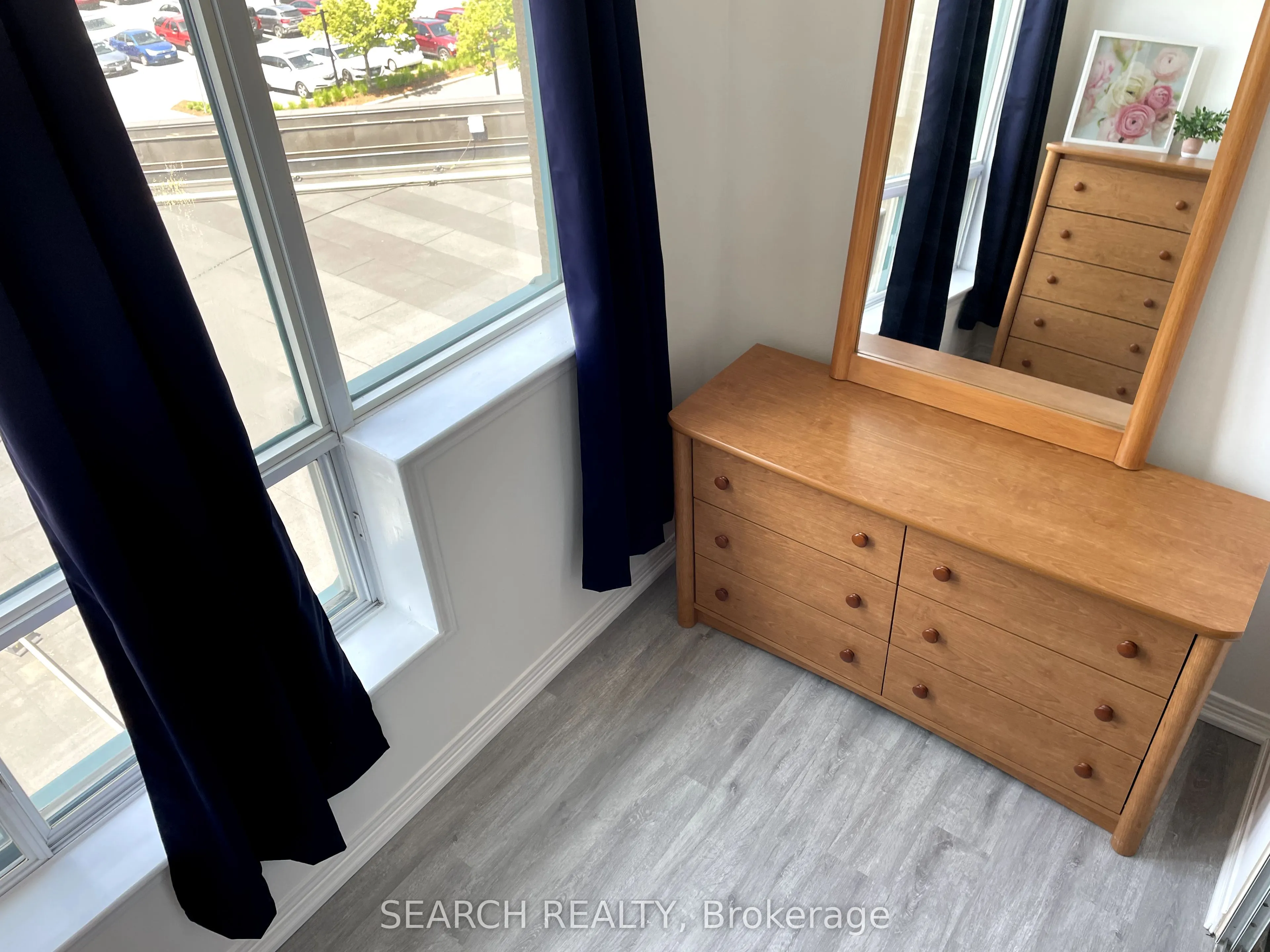 711 Rossland Road E, #505