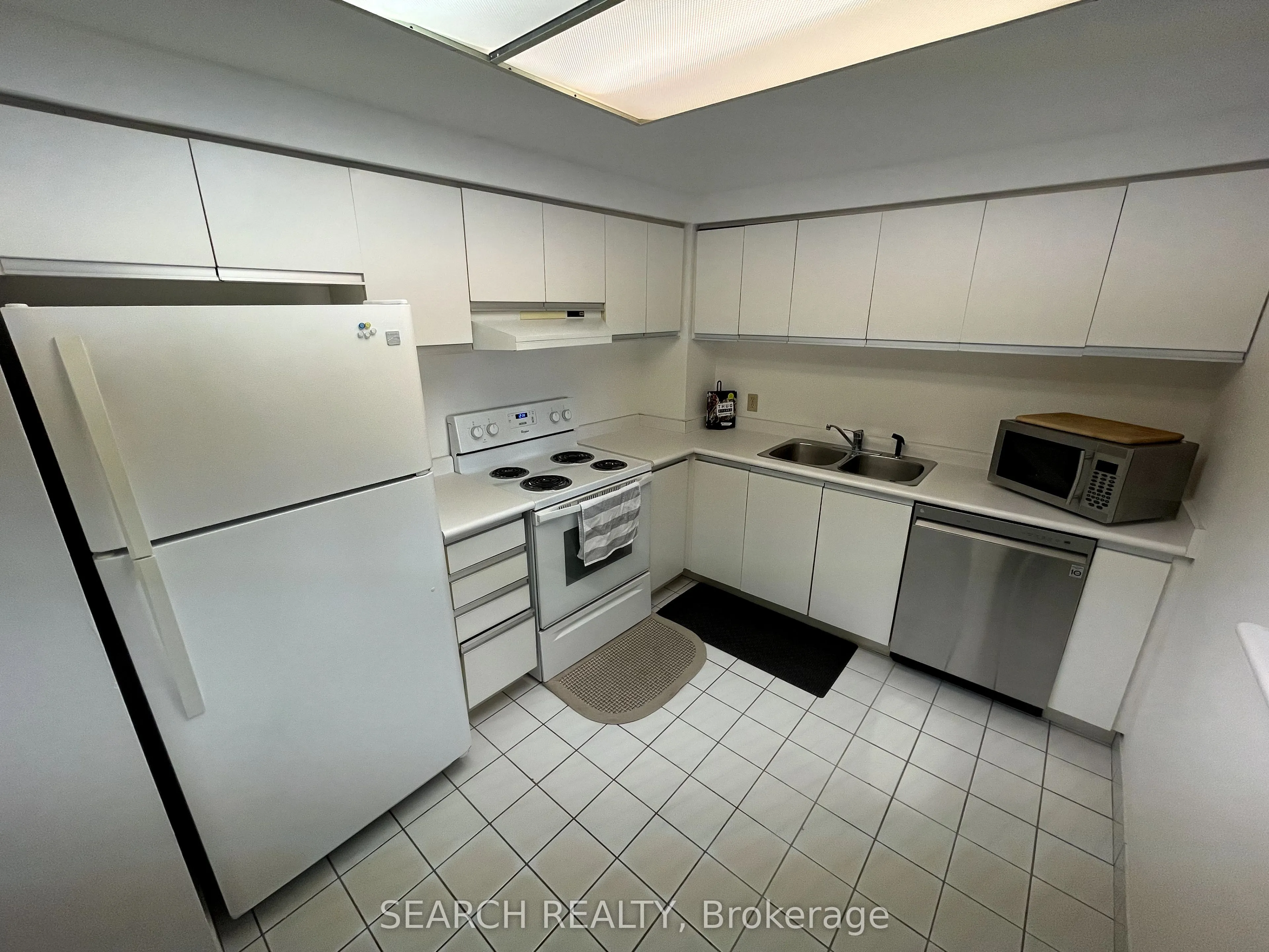 711 Rossland Road E, #505