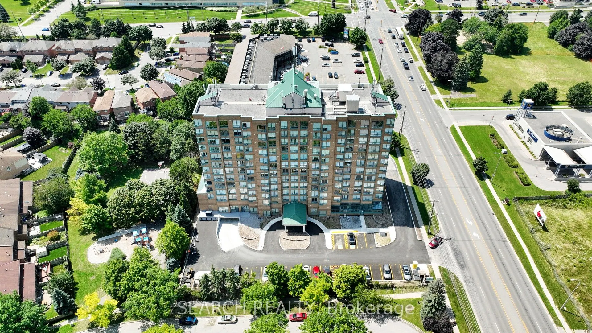 711 Rossland Road E, #505