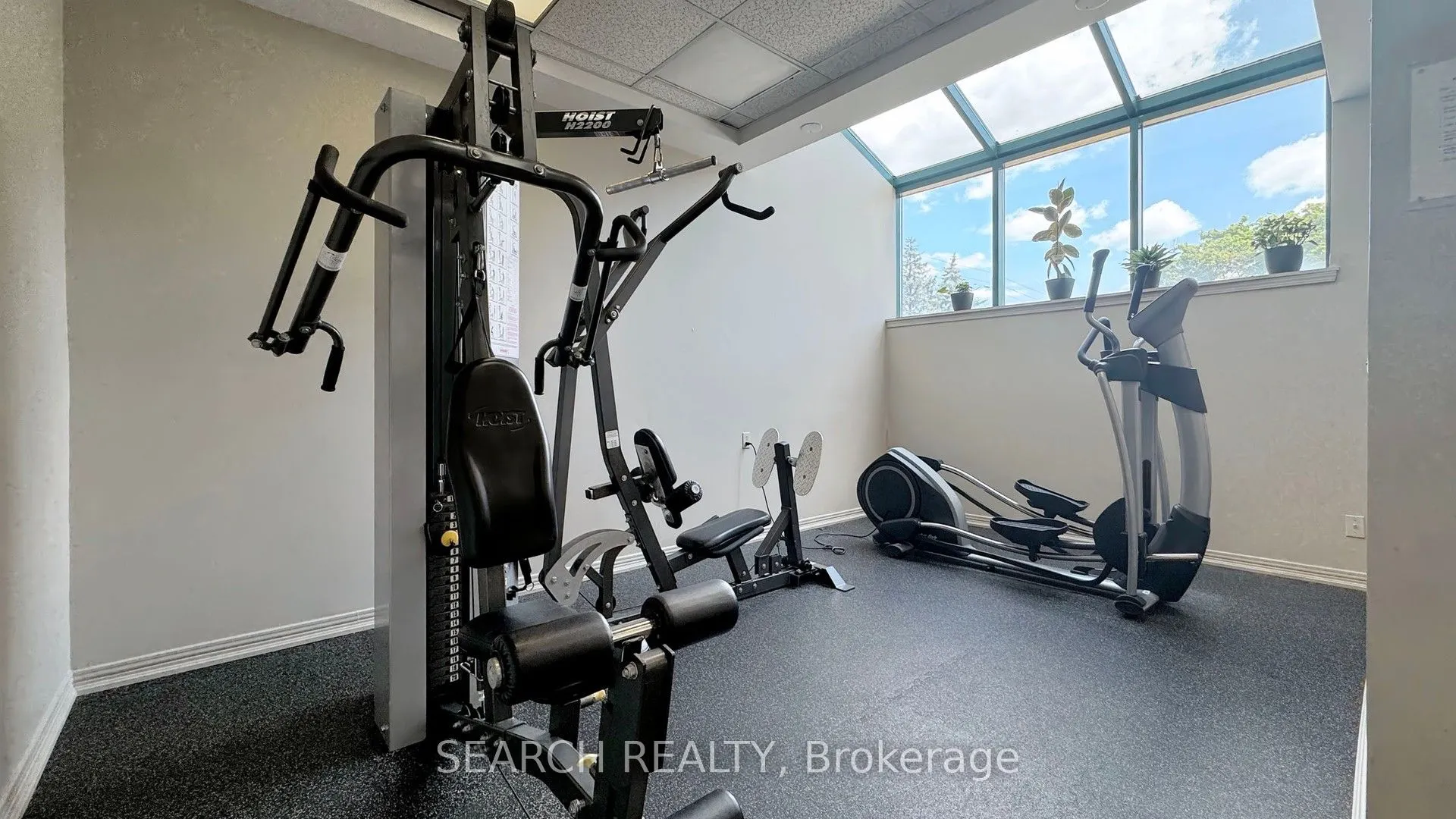 711 Rossland Road E, #505