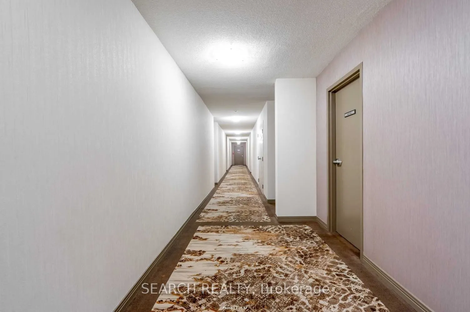 711 Rossland Road E, #505