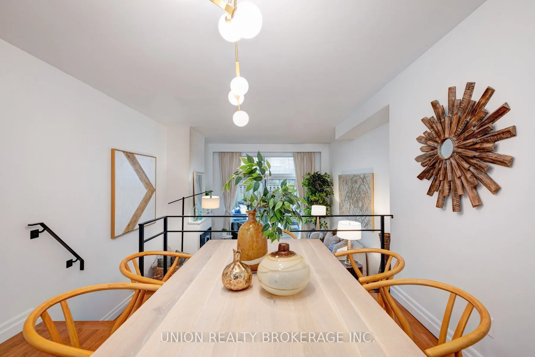 90 Kippendavie Avenue, #9