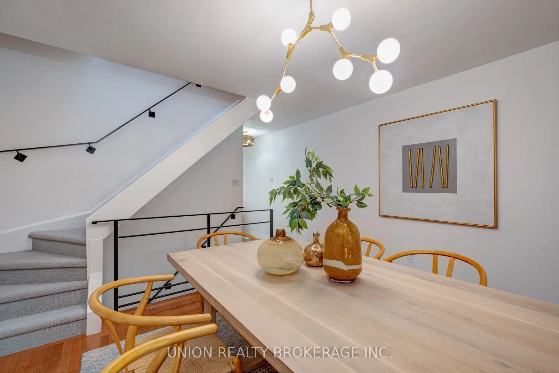 90 Kippendavie Avenue, #9