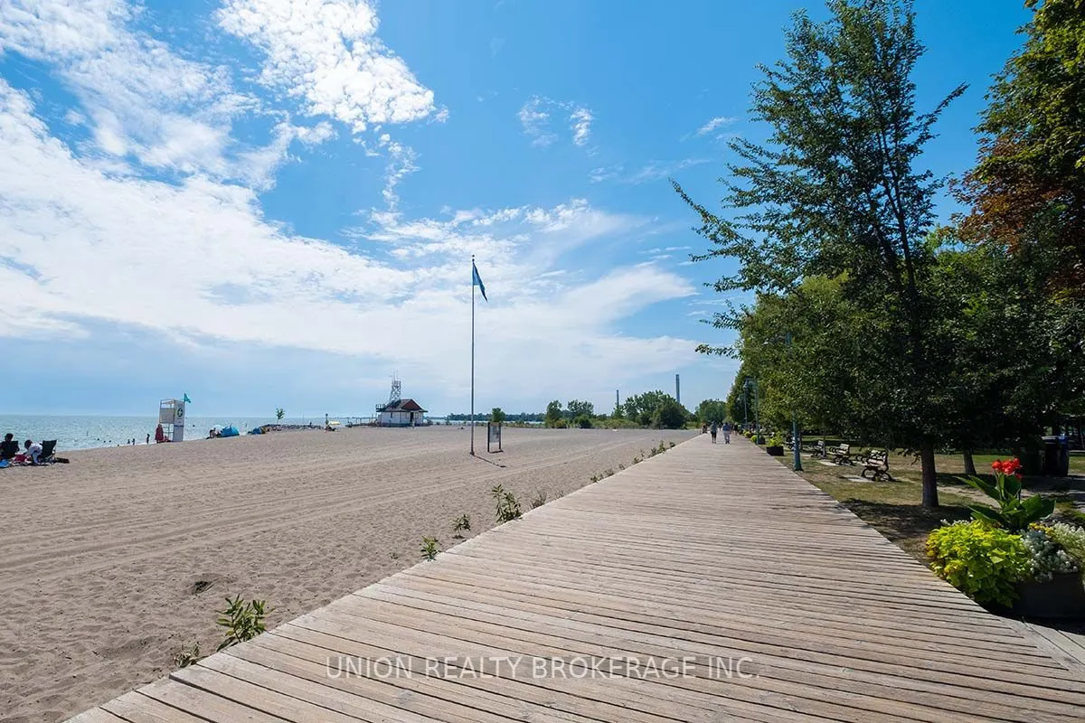 90 Kippendavie Avenue, #9