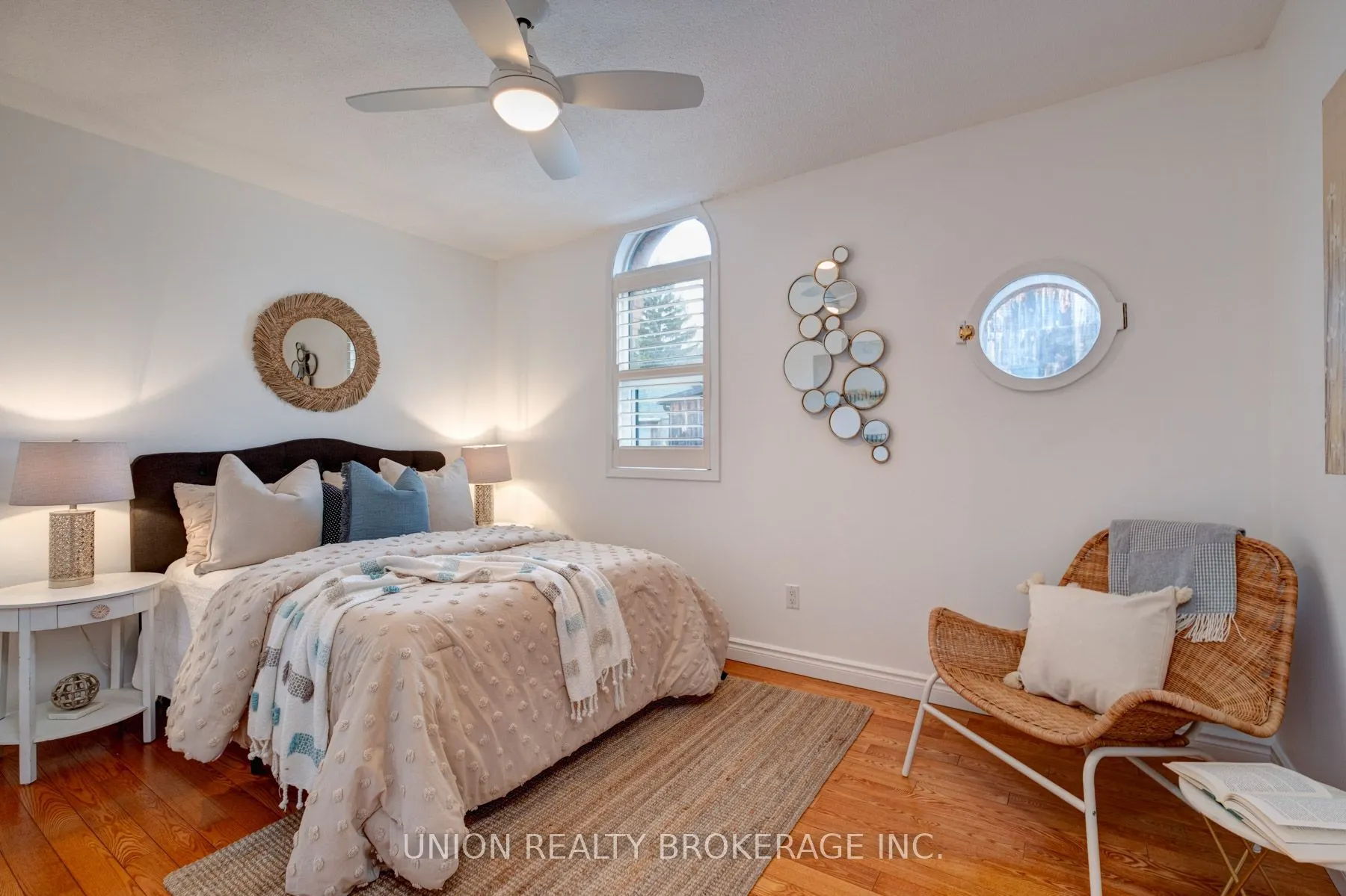 90 Kippendavie Avenue, #9