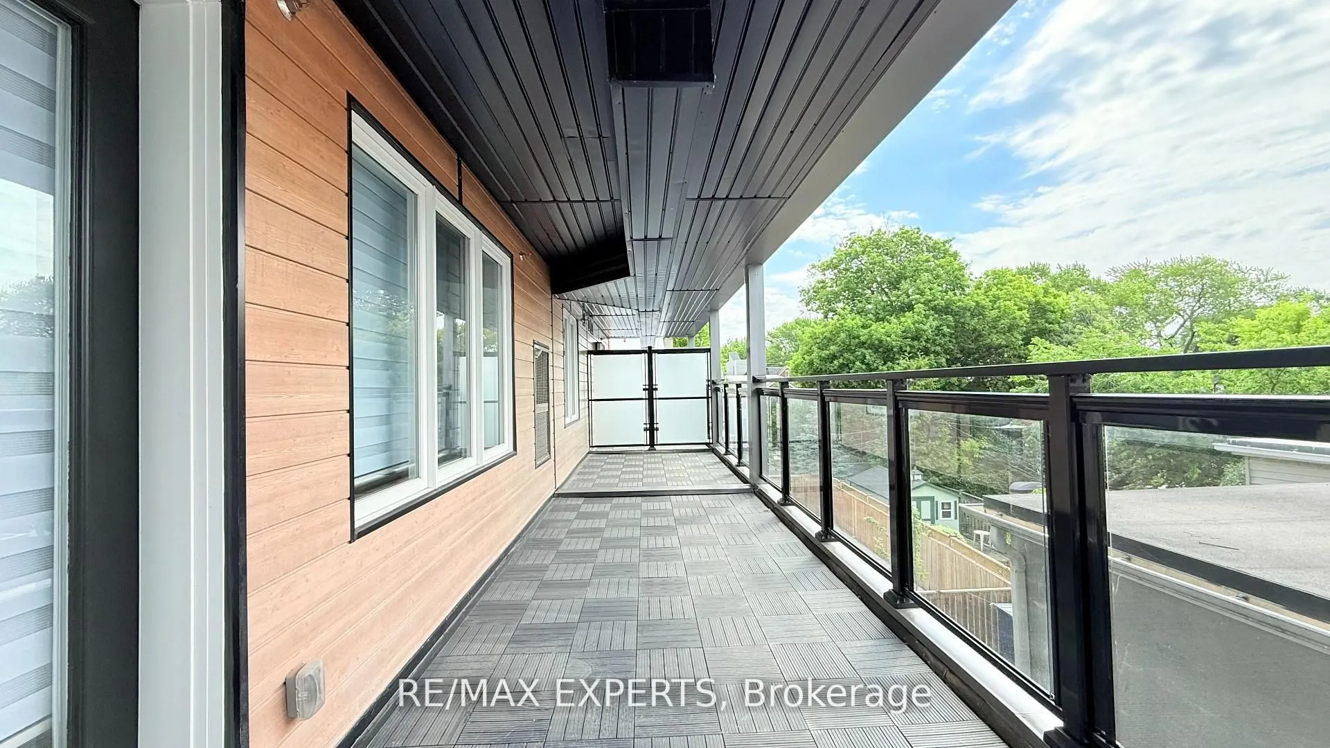 45 Connaught Avenue, #302