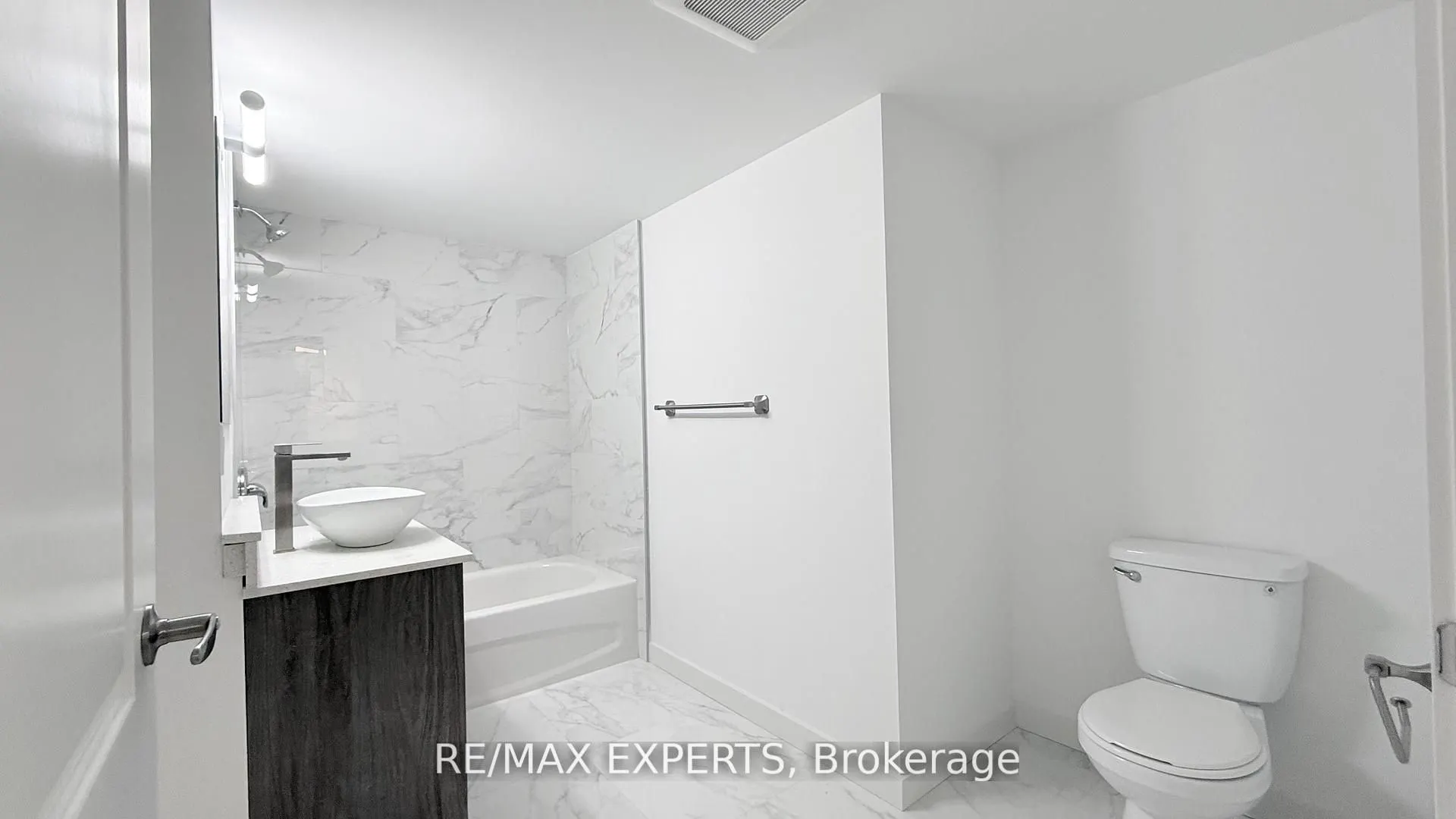 45 Connaught Avenue, #302
