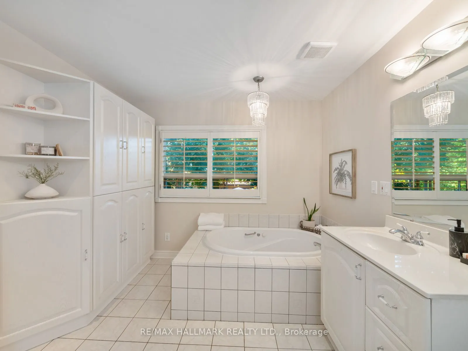 215 Golfview Avenue