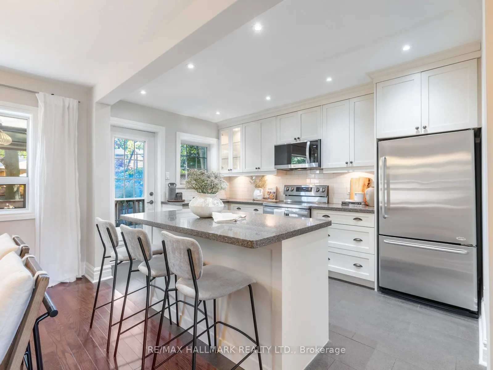 215 Golfview Avenue