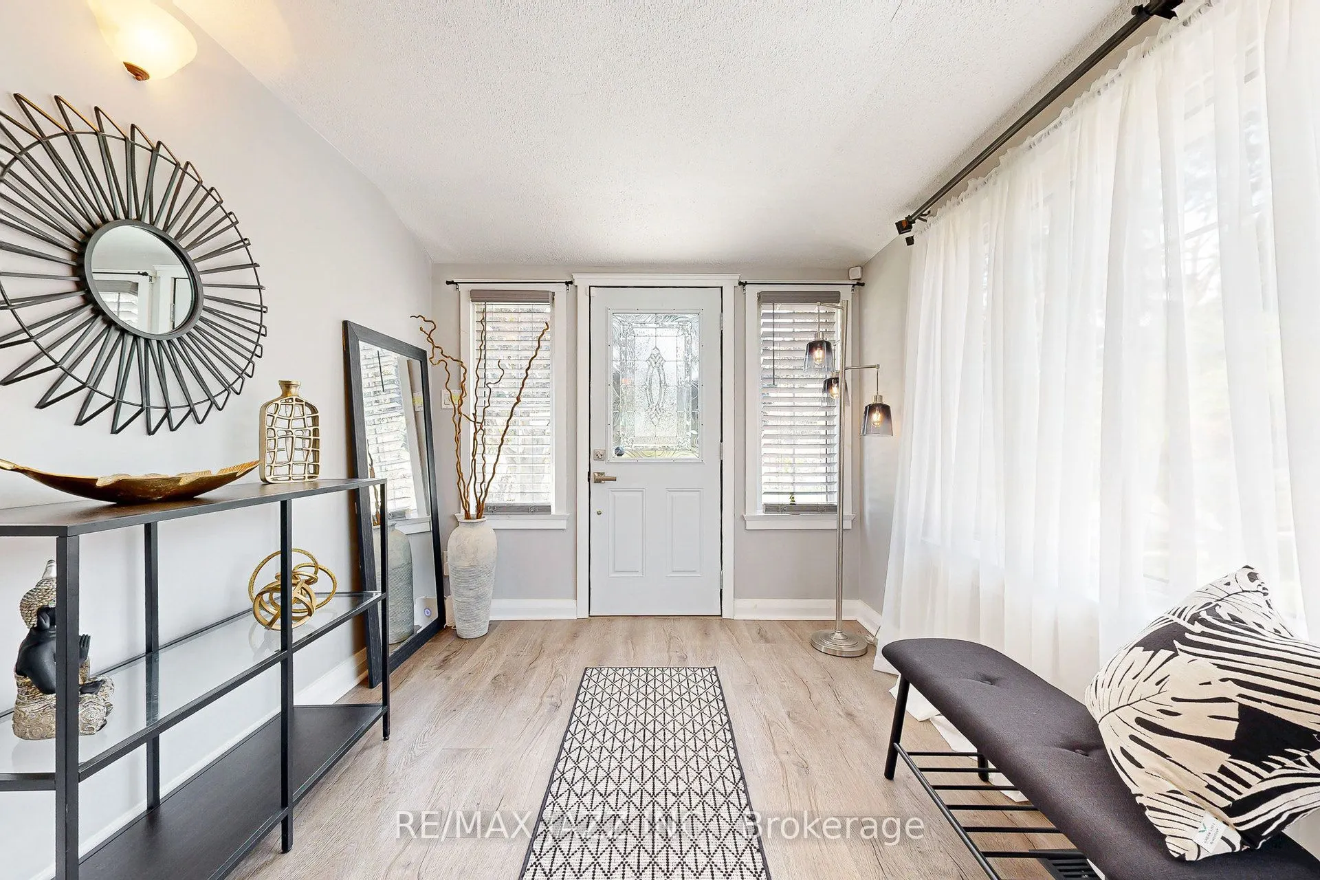 361 Oshawa Boulevard N