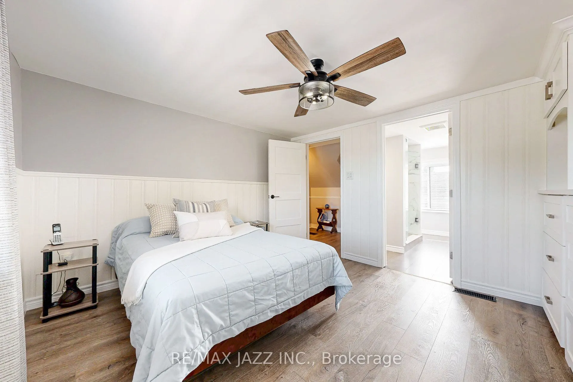 361 Oshawa Boulevard N
