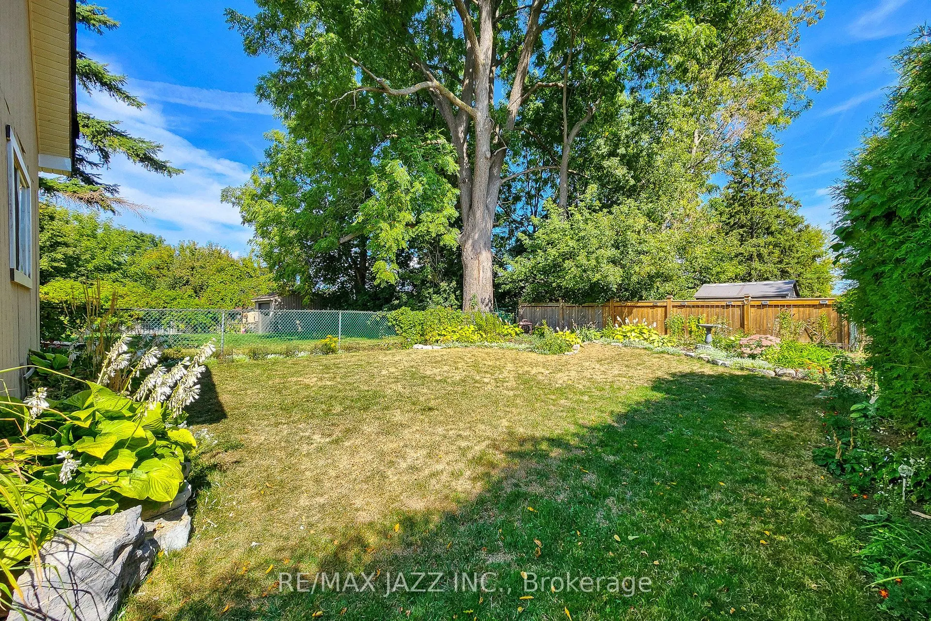 361 Oshawa Boulevard N