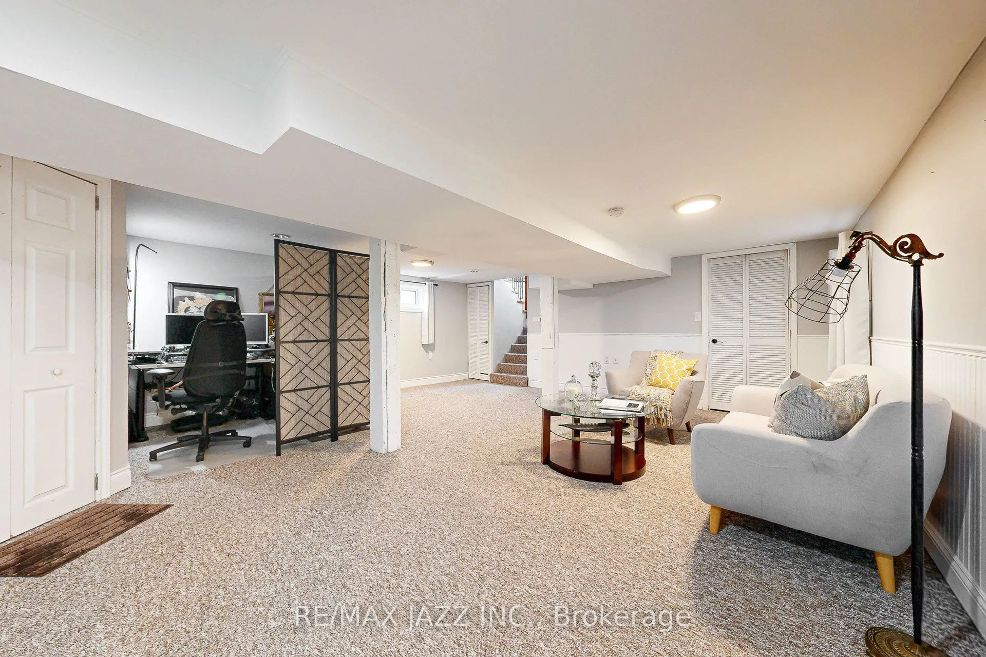 361 Oshawa Boulevard N
