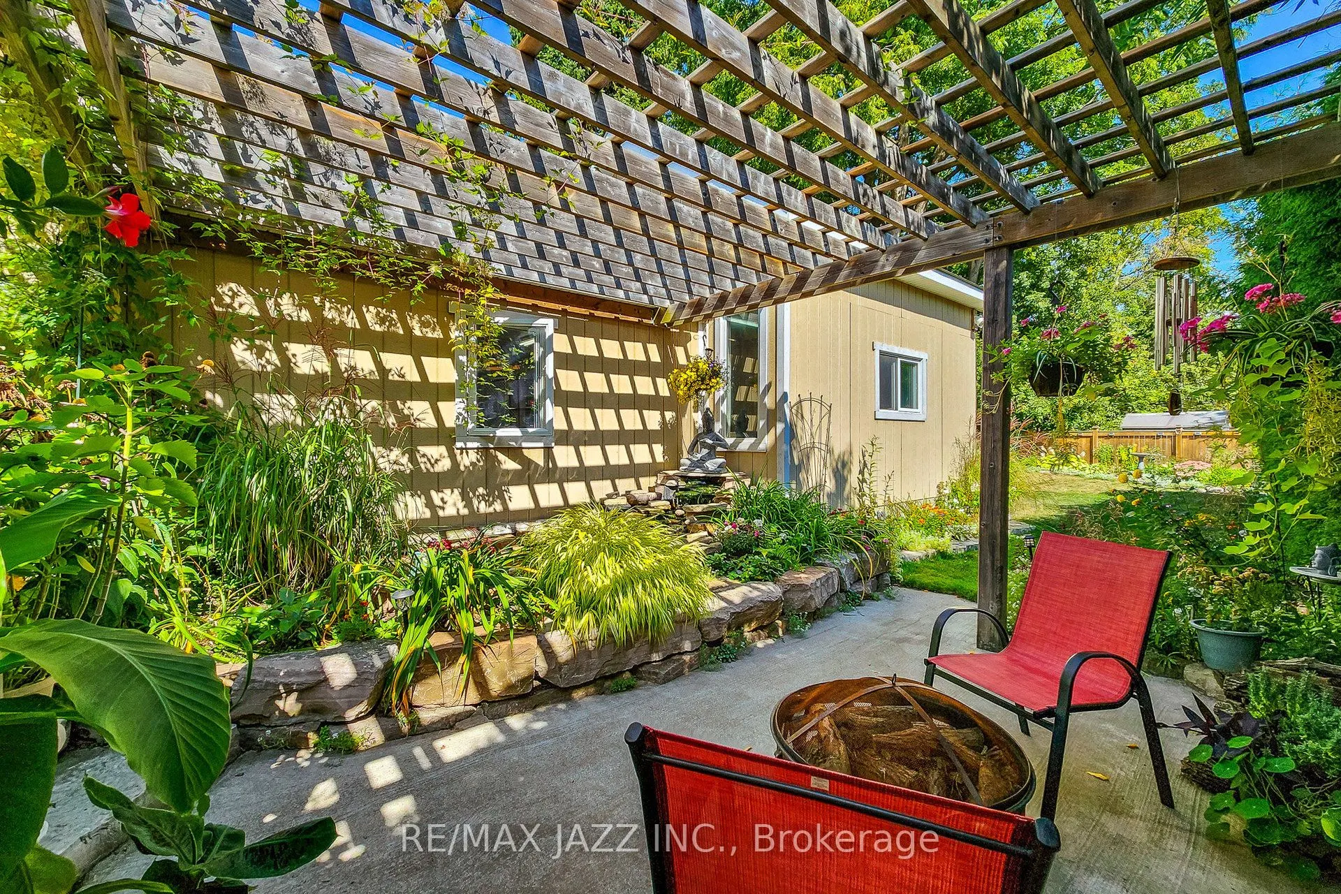 361 Oshawa Boulevard N