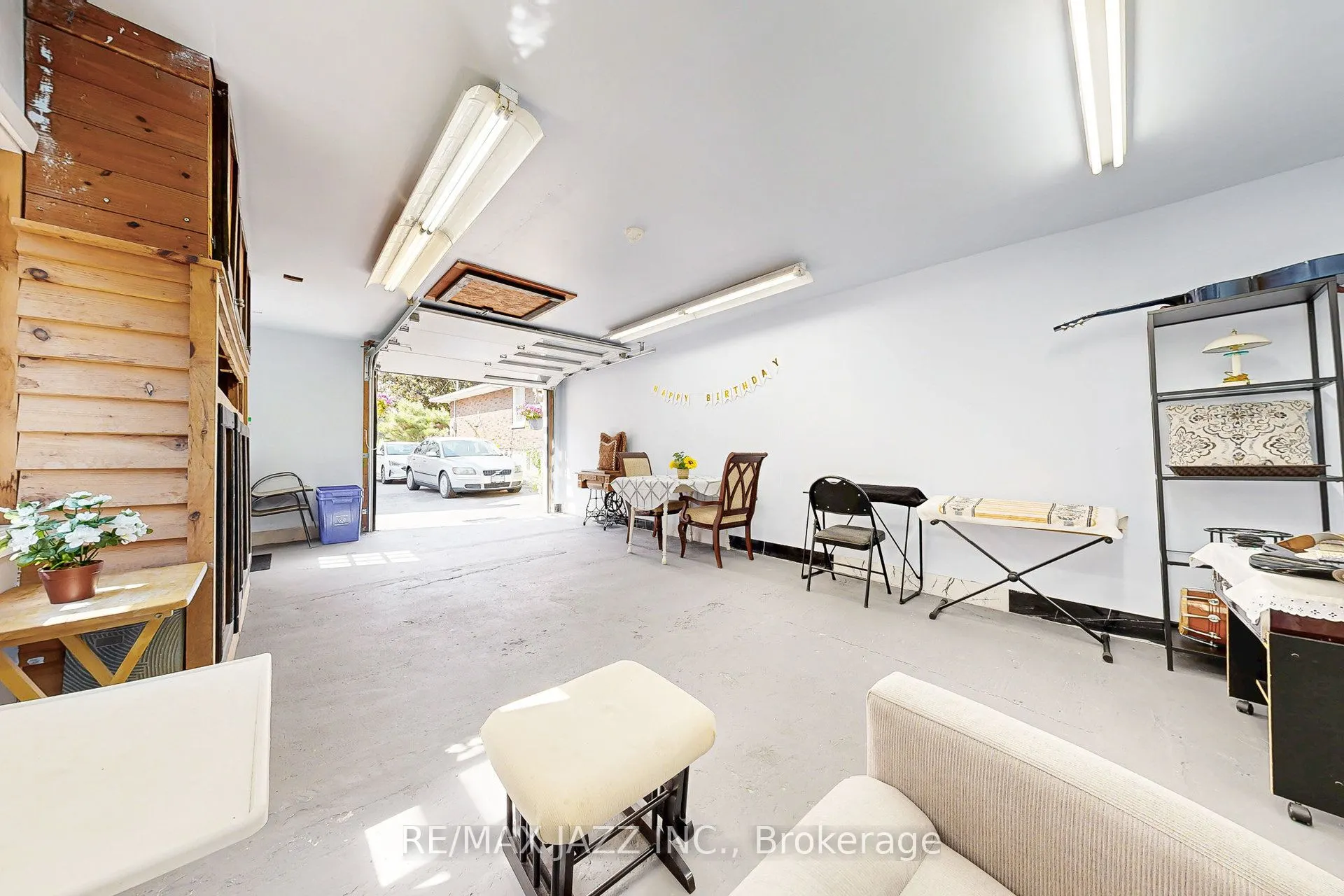 361 Oshawa Boulevard N