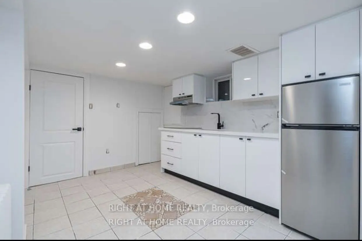 157 Woodycrest Avenue N, #Basement