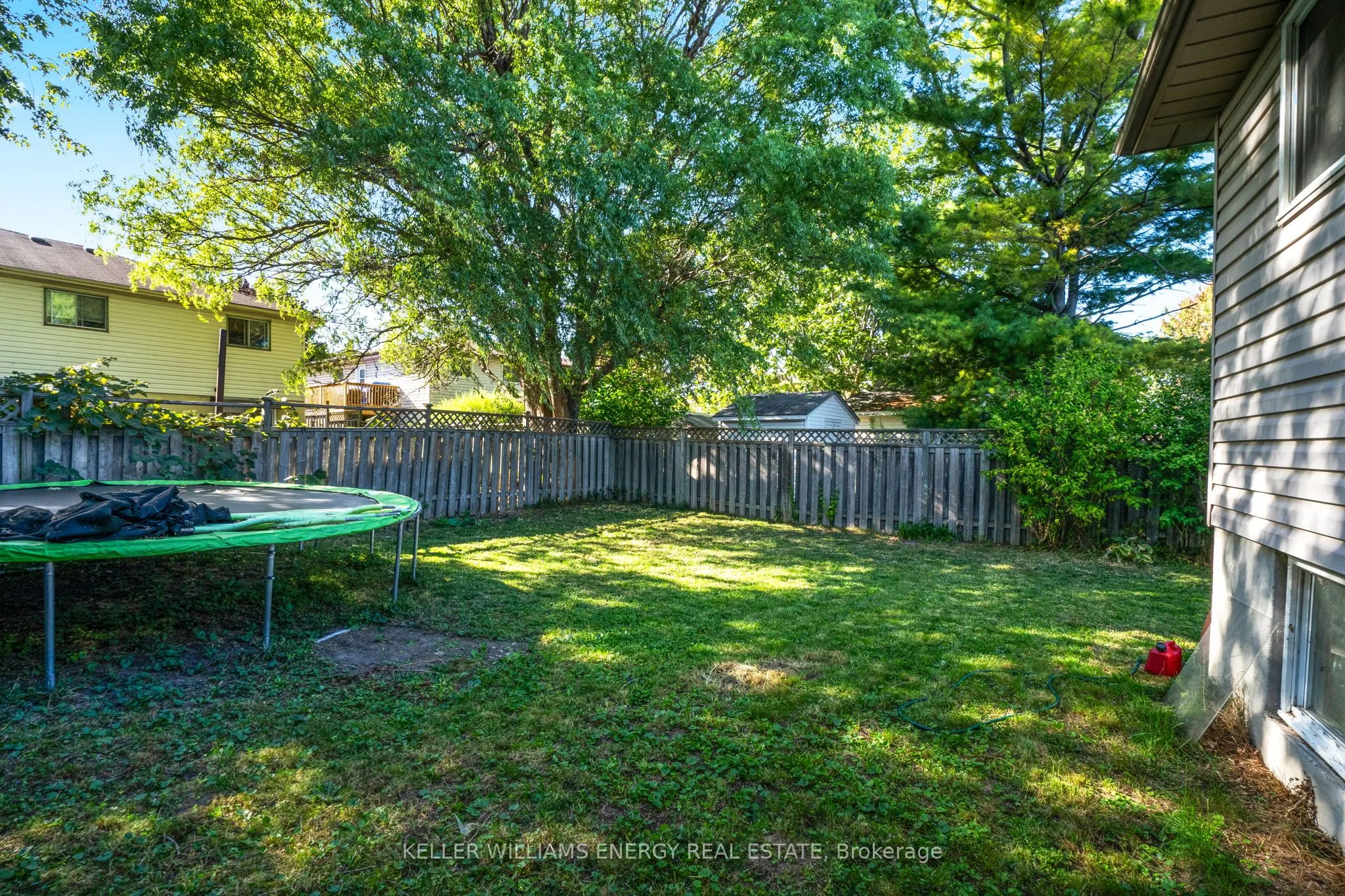 6 Fairbairn Court
