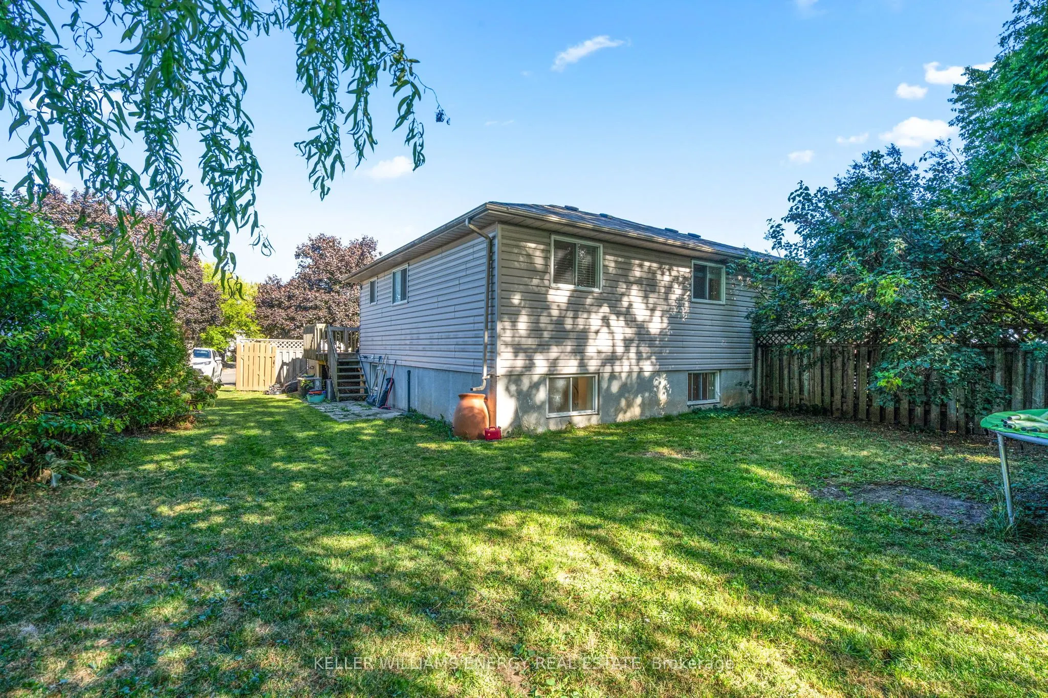 6 Fairbairn Court