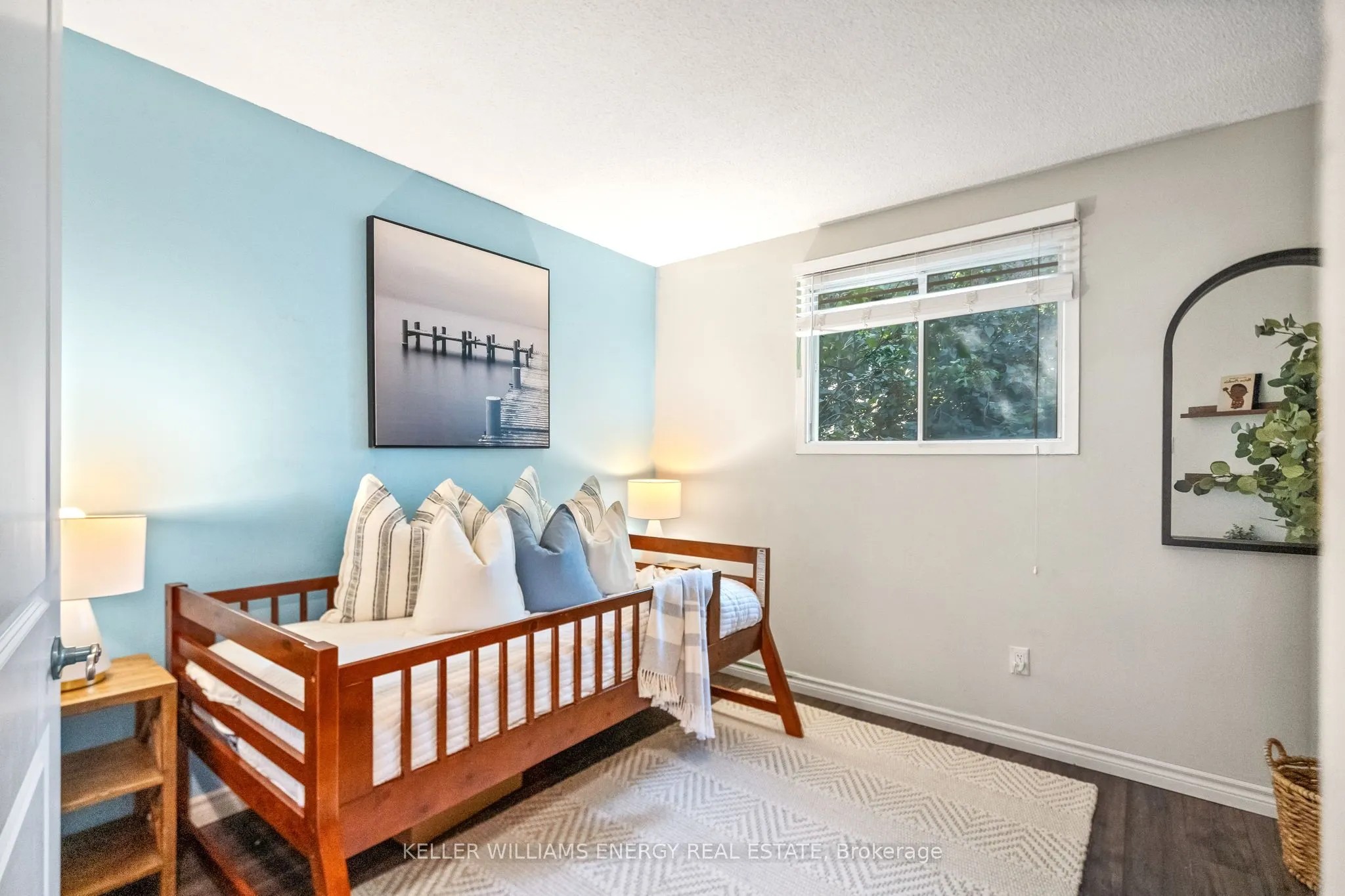 6 Fairbairn Court