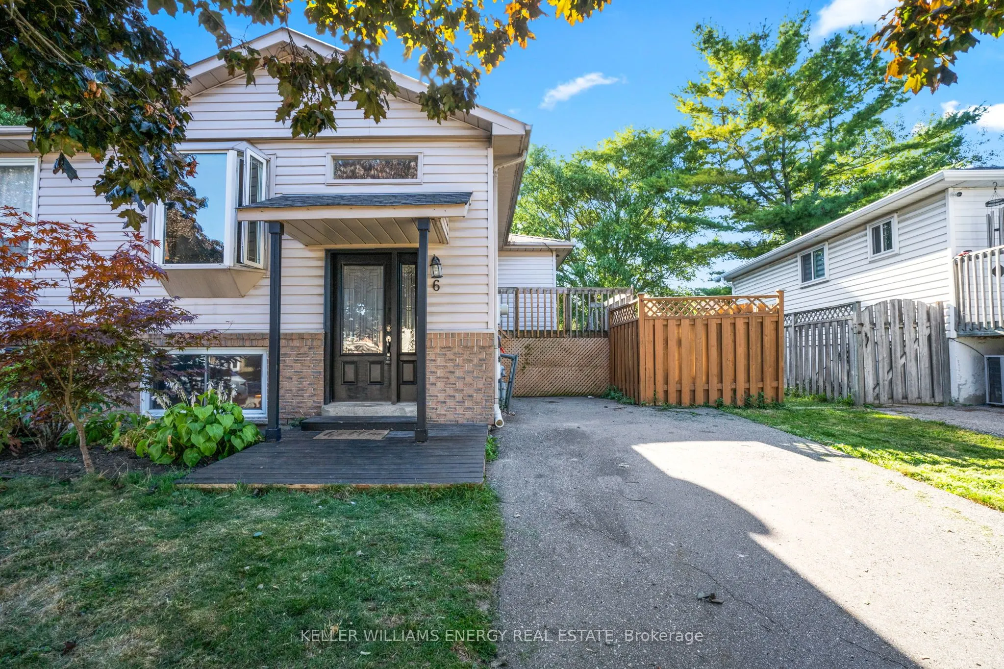6 Fairbairn Court