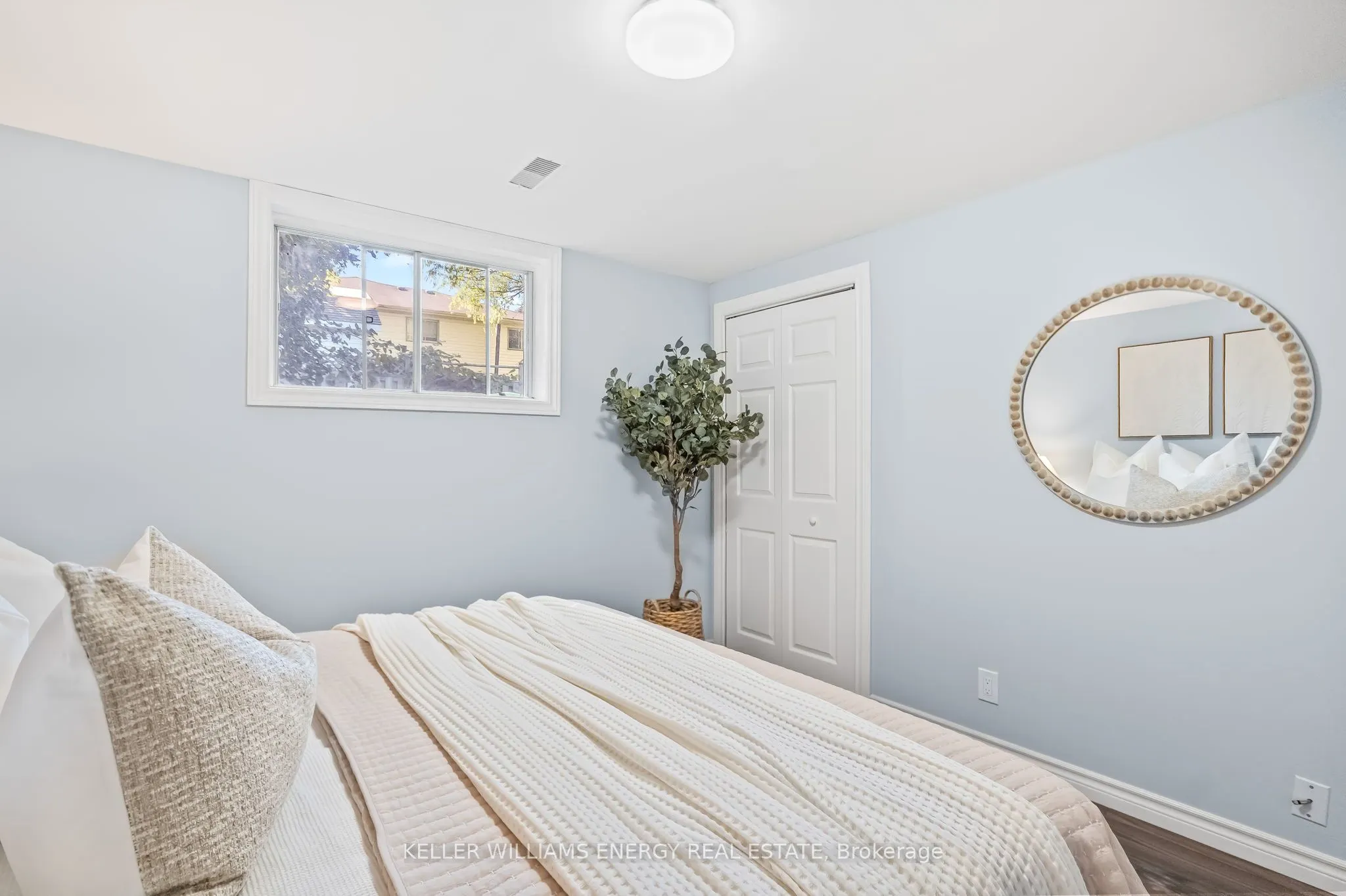 6 Fairbairn Court